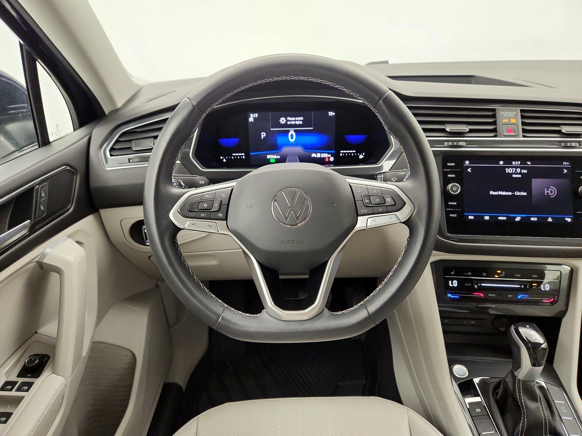 Thumbnail: 2023 Volkswagen Tiguan - 10