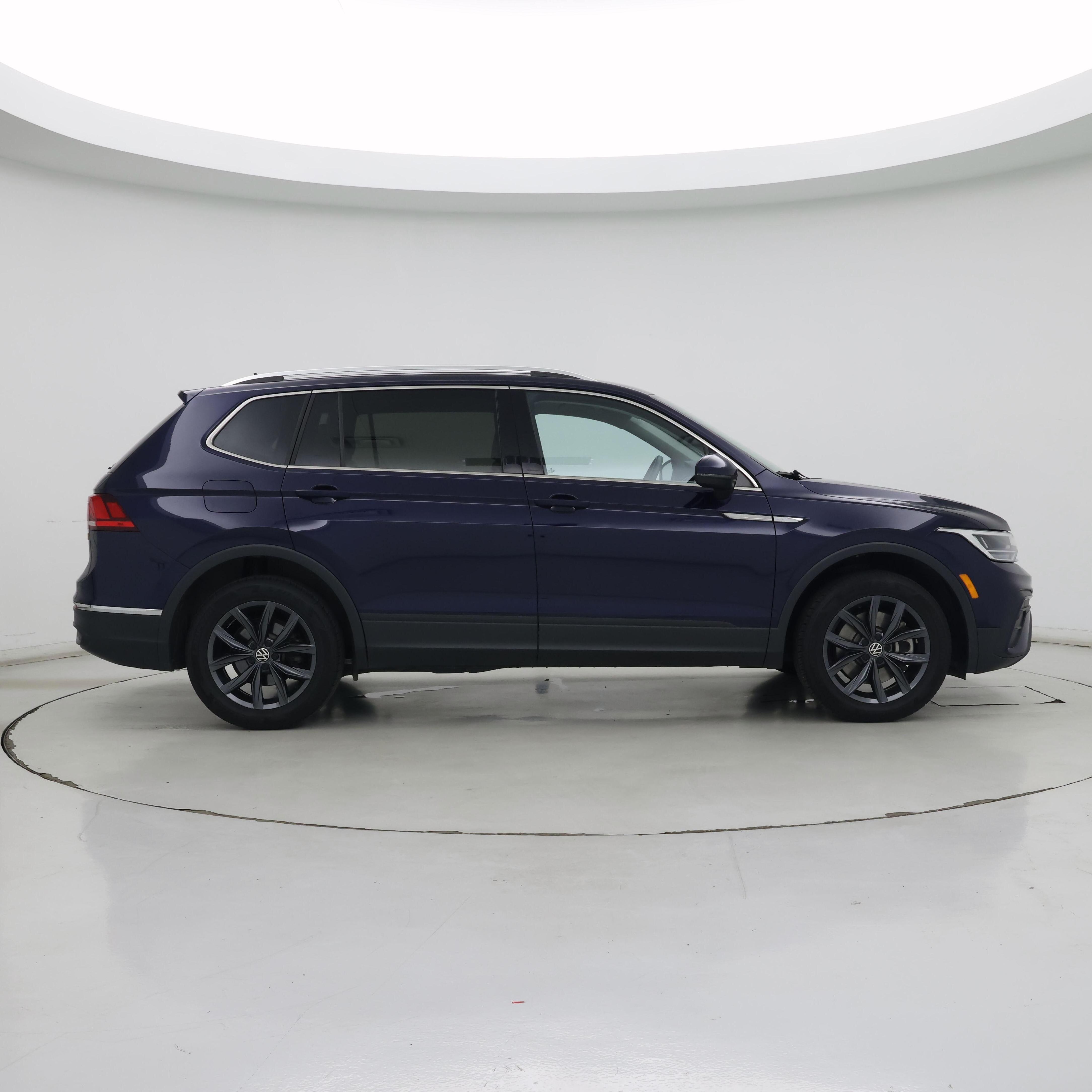 Thumbnail: 2023 Volkswagen Tiguan - 7