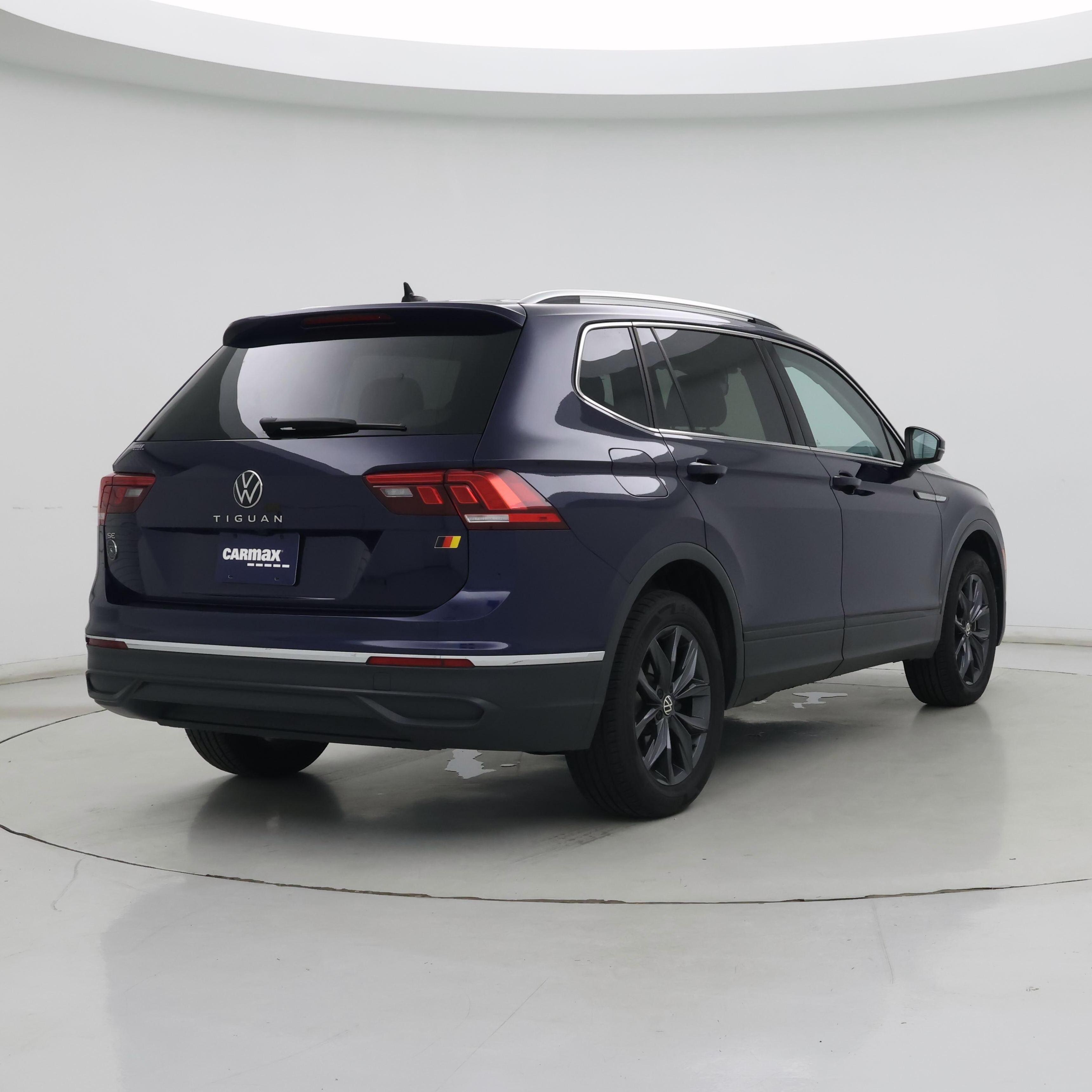 Thumbnail: 2023 Volkswagen Tiguan - 8