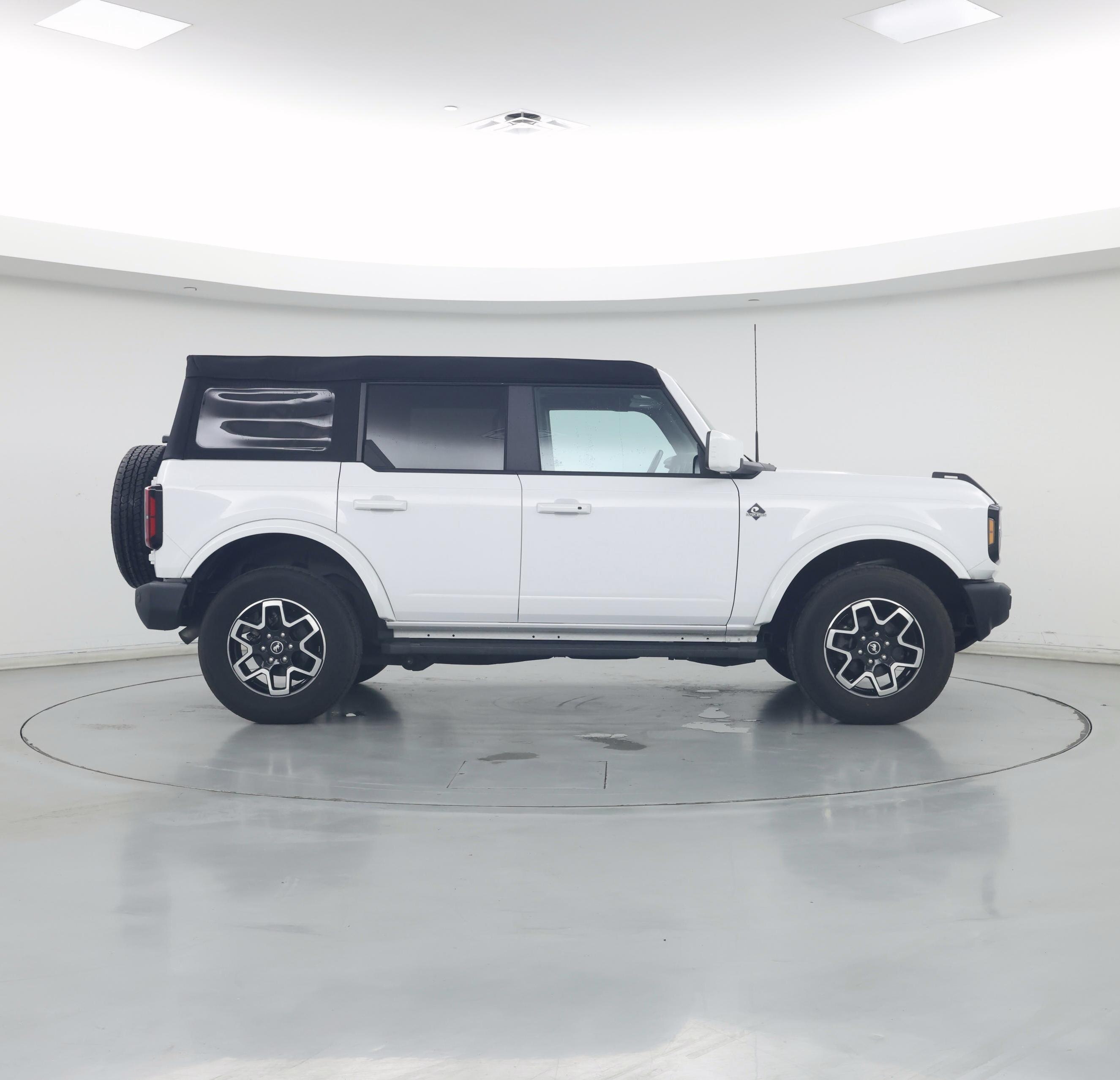 Thumbnail: 2023 Ford Bronco - 7
