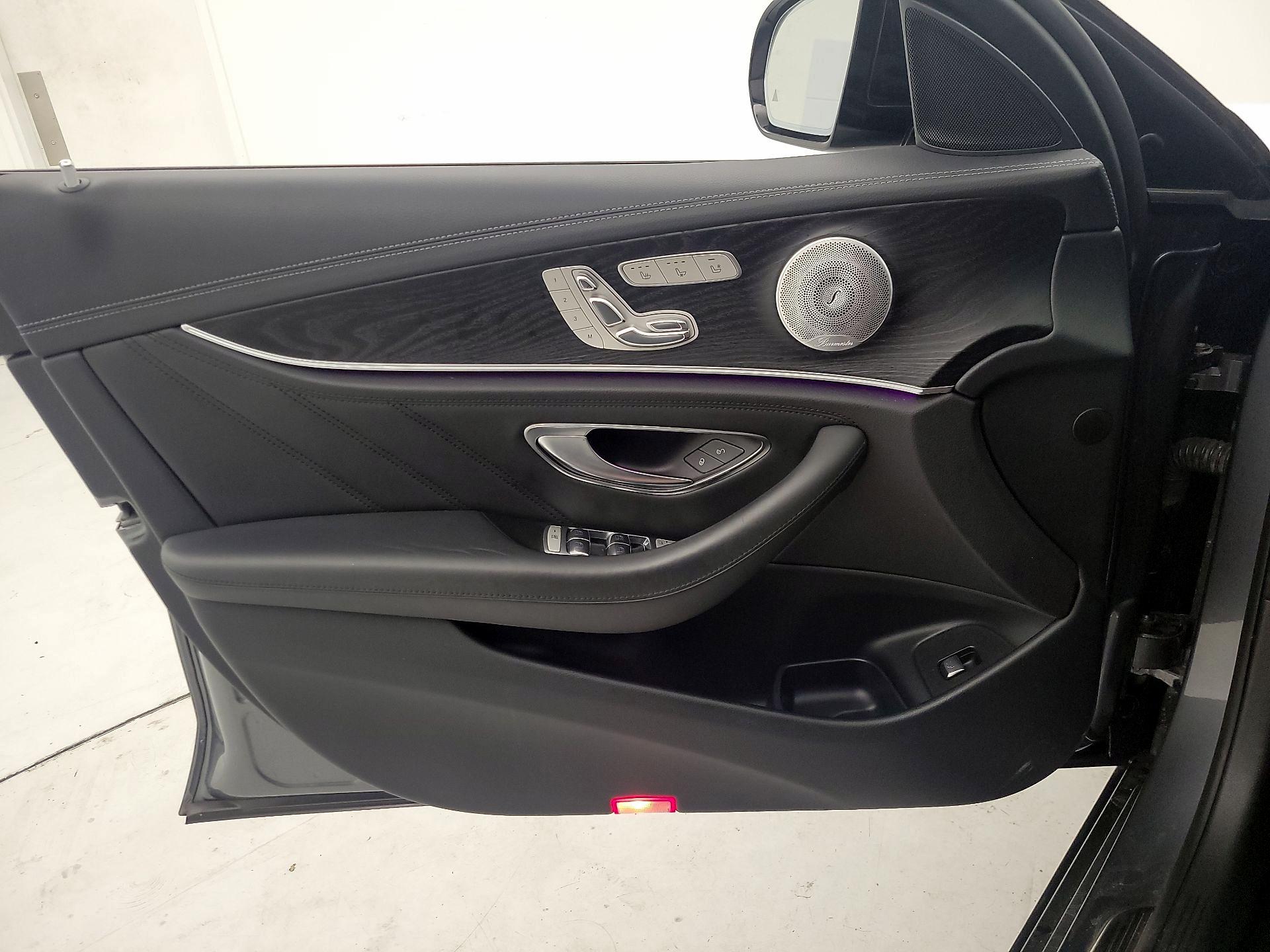 Thumbnail: 2019 Mercedes-Benz E-Class - 12