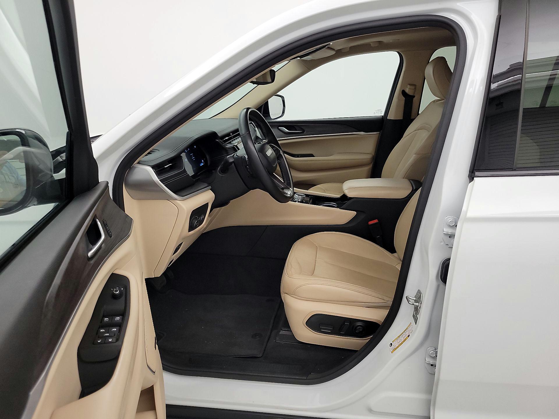 Thumbnail: 2022 Jeep Grand Cherokee L - 11