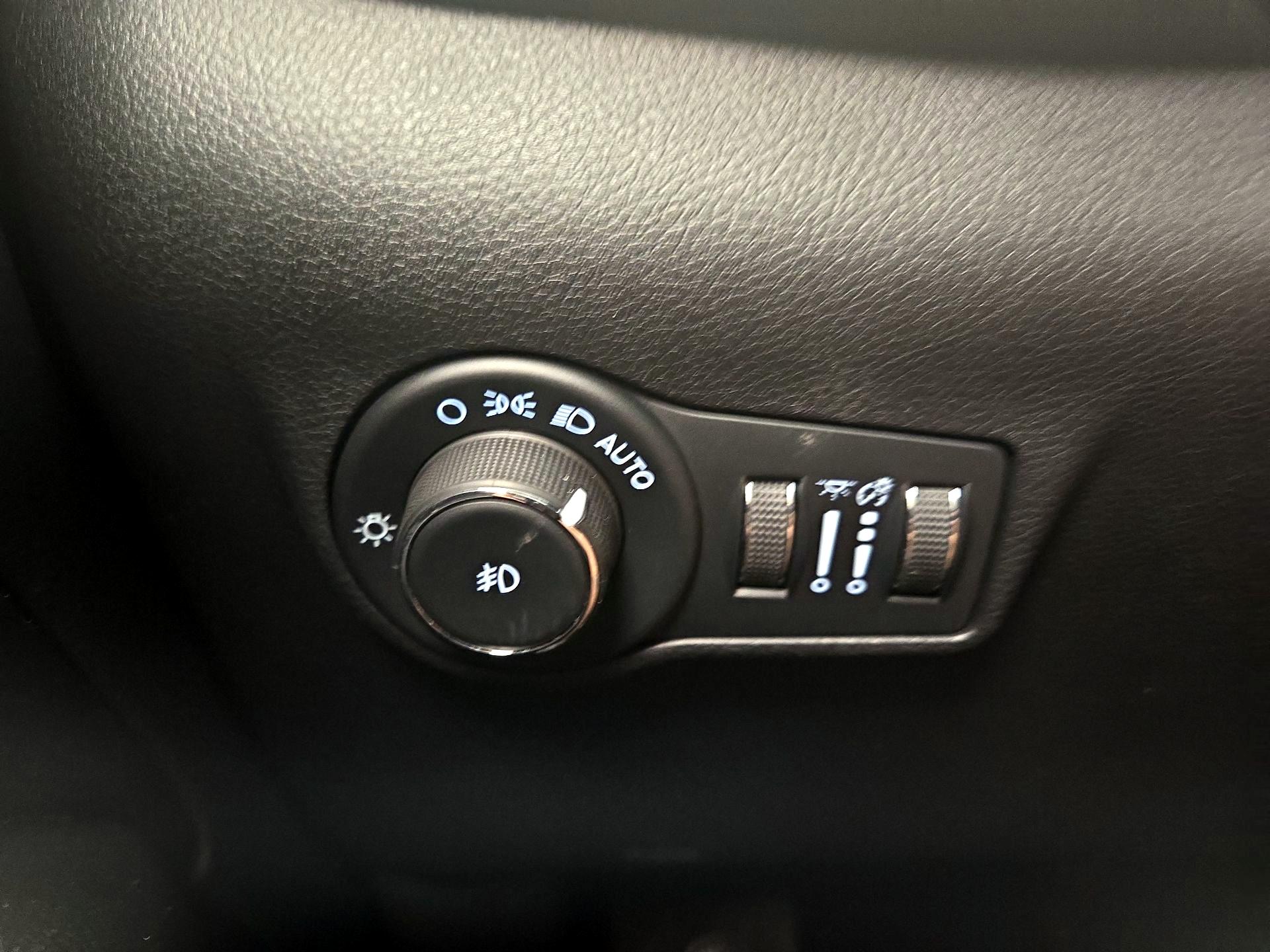 Thumbnail: 2022 Jeep Compass - 13