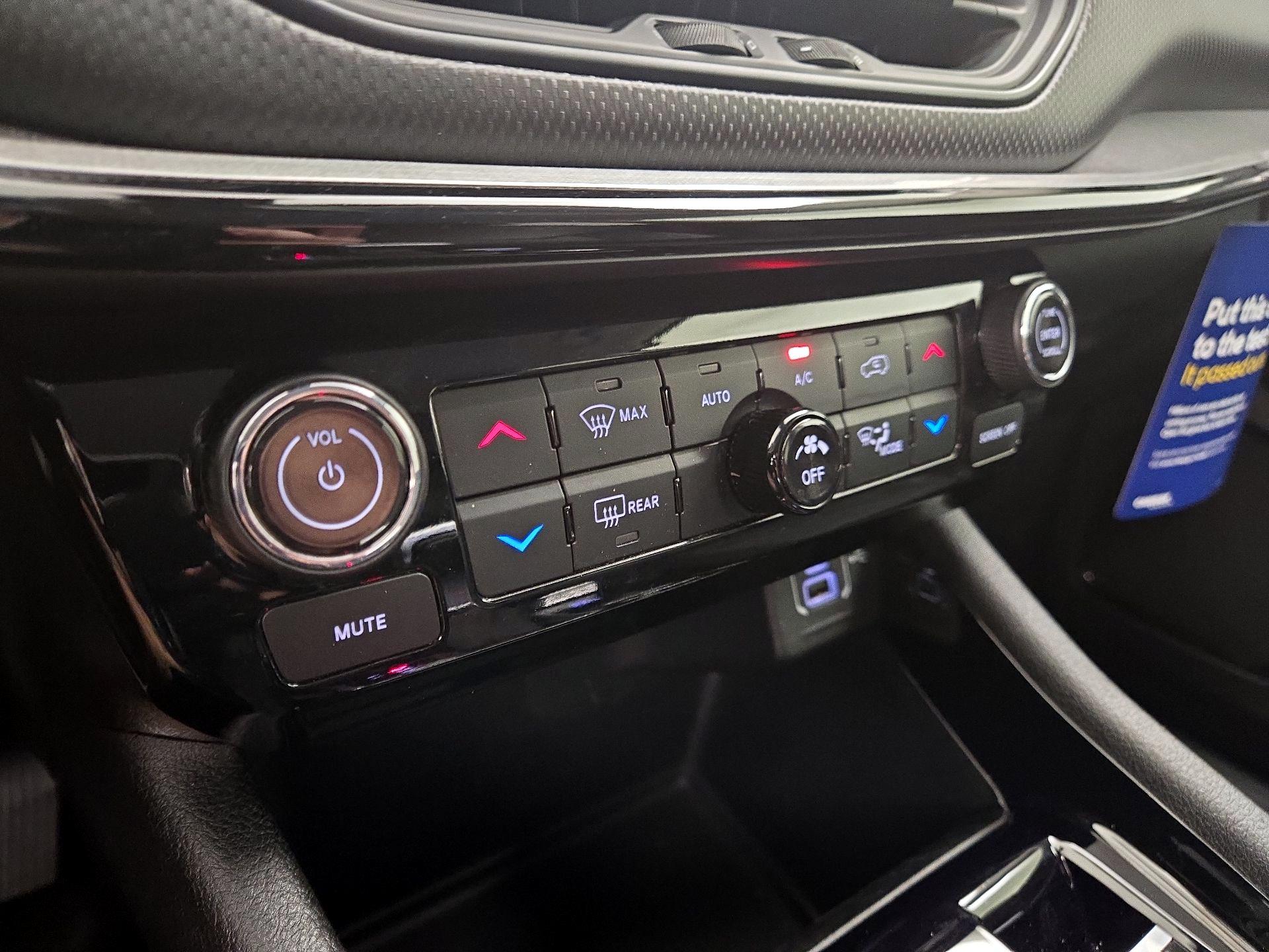 Thumbnail: 2022 Jeep Compass - 17