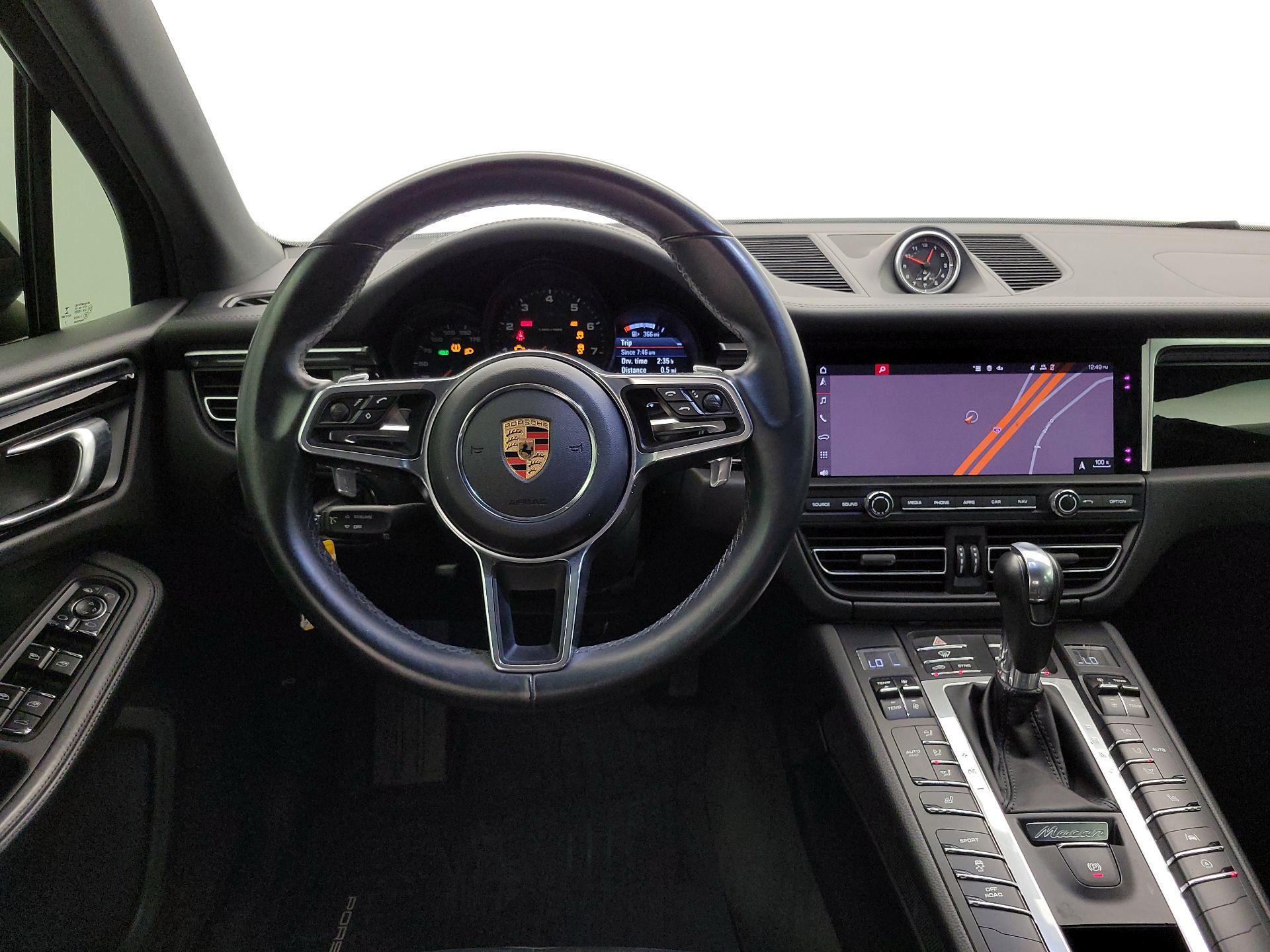 Thumbnail: 2020 Porsche Macan - 10