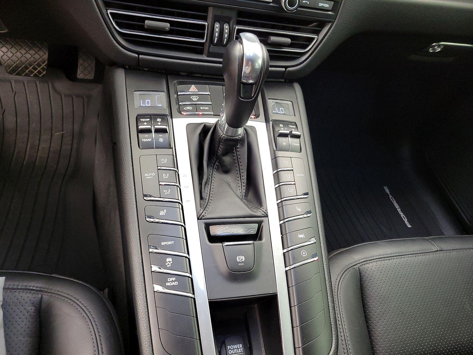 Thumbnail: 2020 Porsche Macan - 18