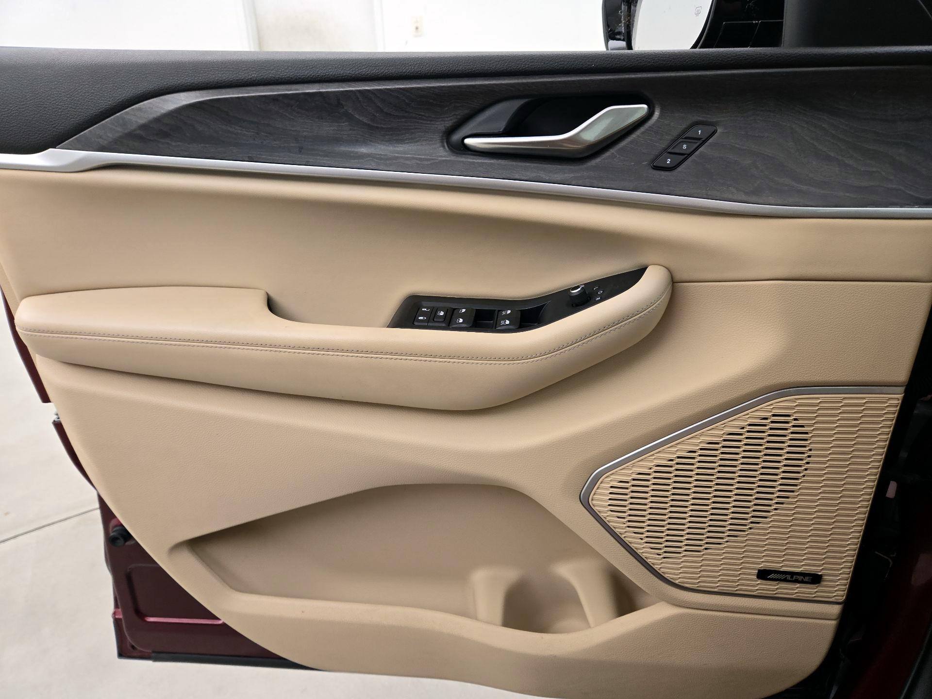 Thumbnail: 2022 Jeep Grand Cherokee L - 12