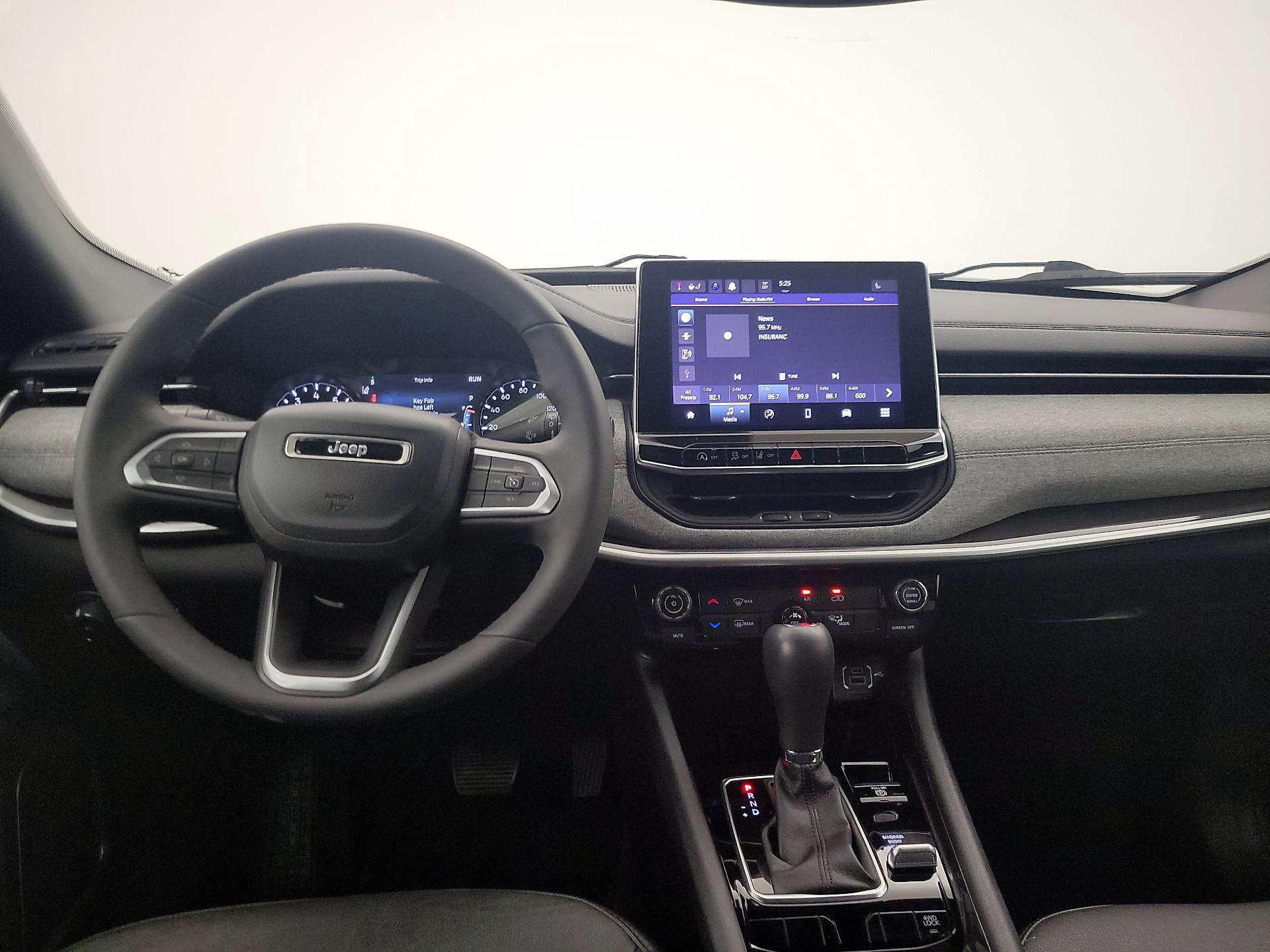 Thumbnail: 2023 Jeep Compass - 9