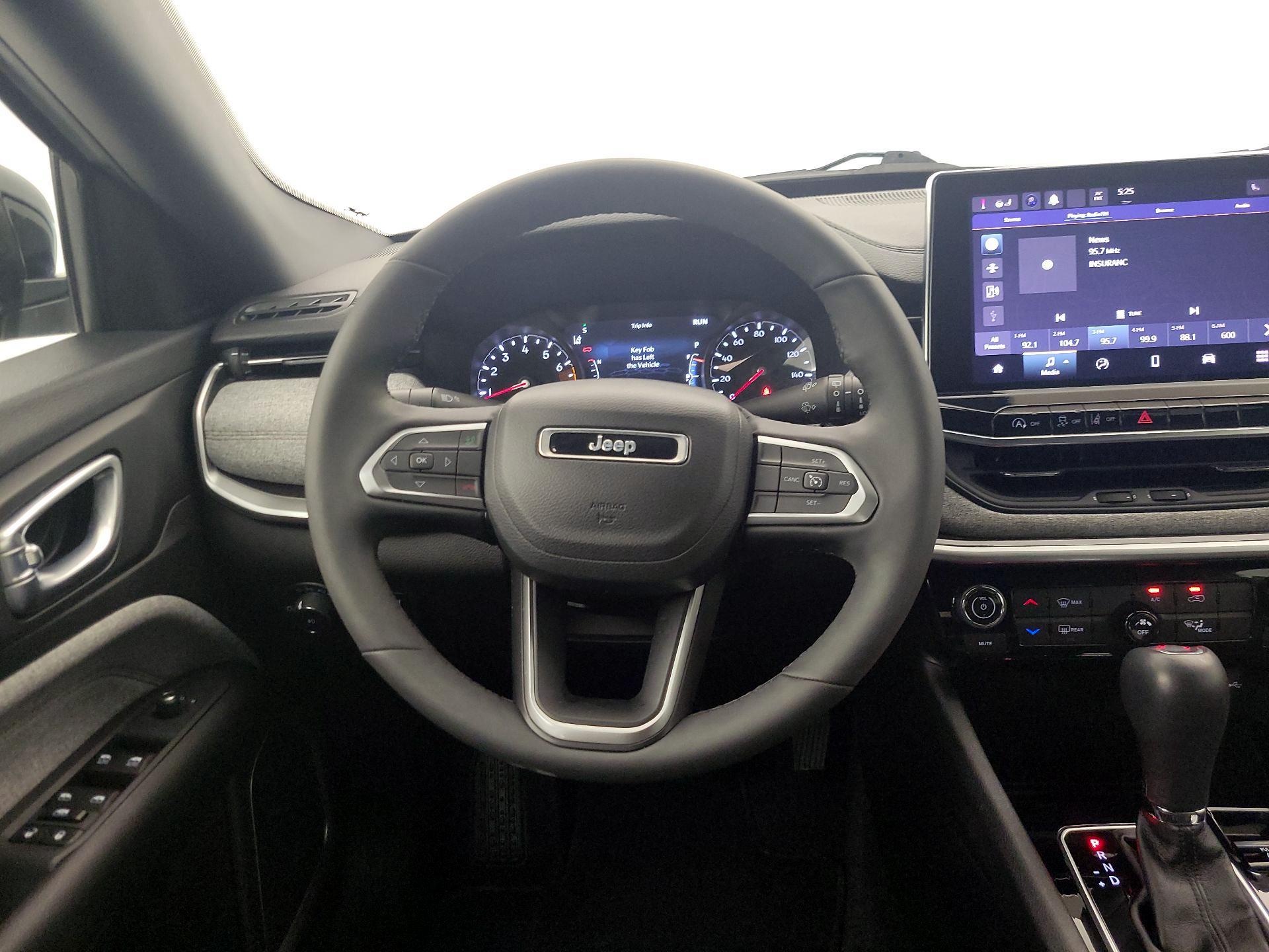 Thumbnail: 2023 Jeep Compass - 10