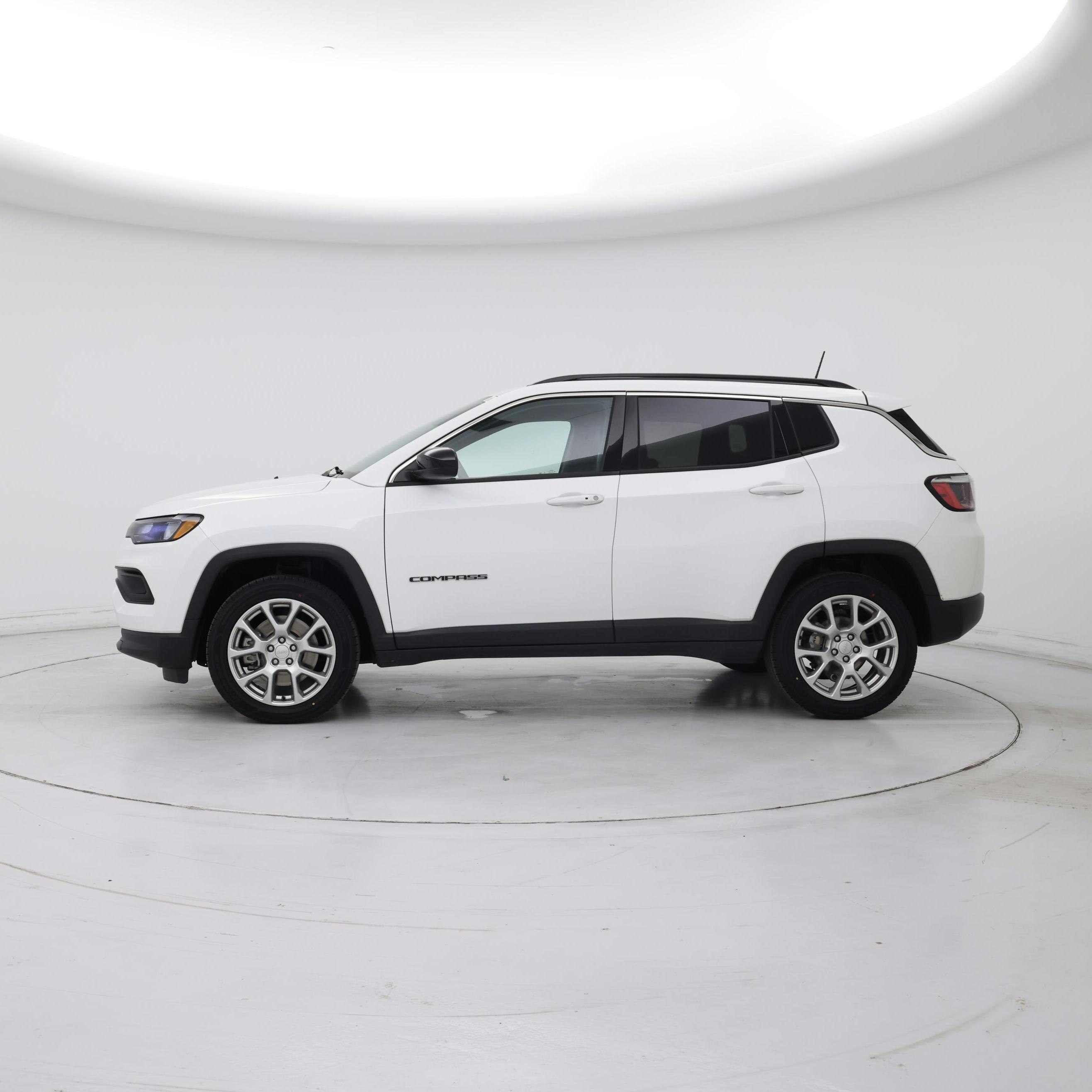 Thumbnail: 2023 Jeep Compass - 3