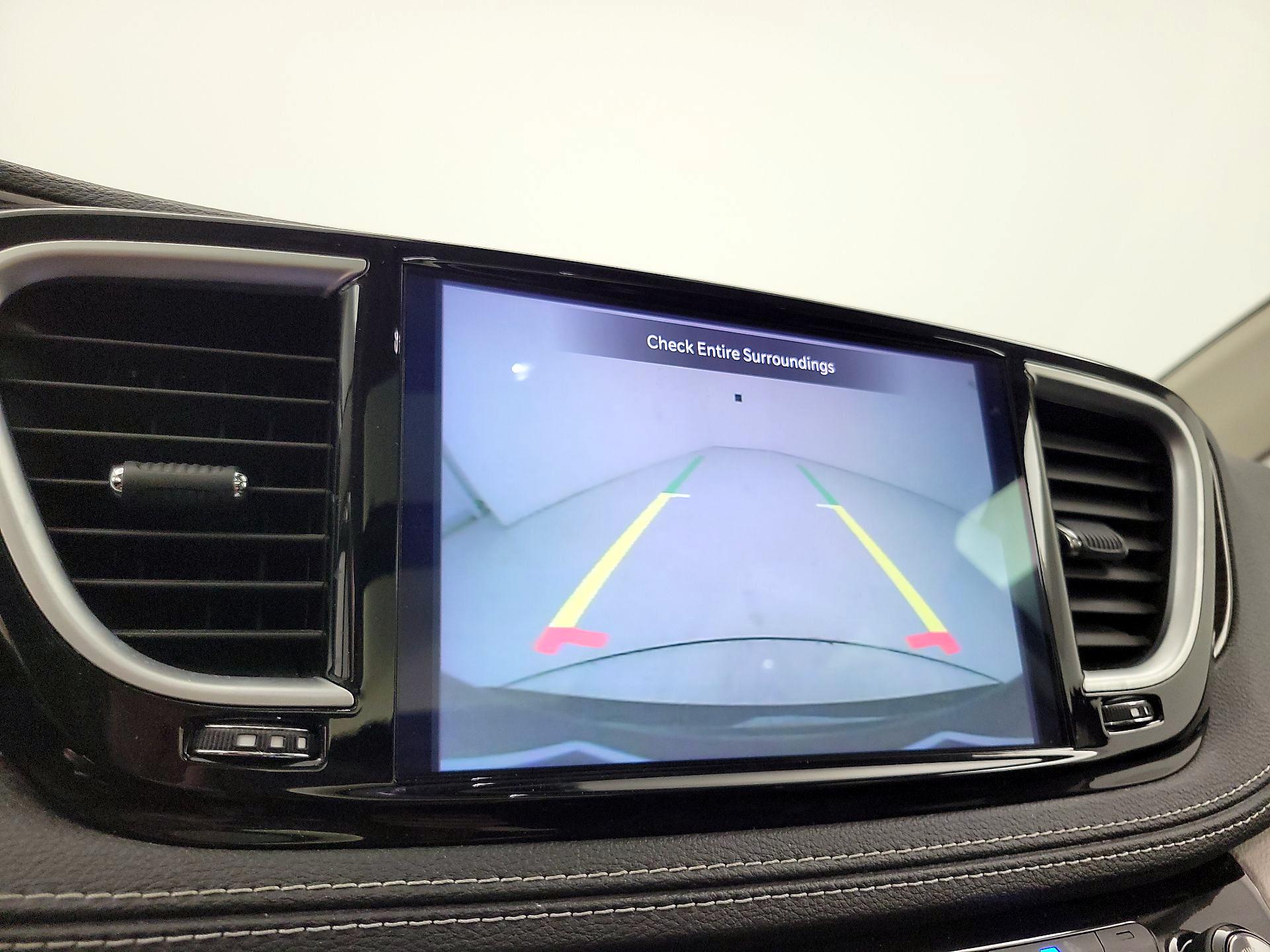 Thumbnail: 2021 Chrysler Pacifica - 15