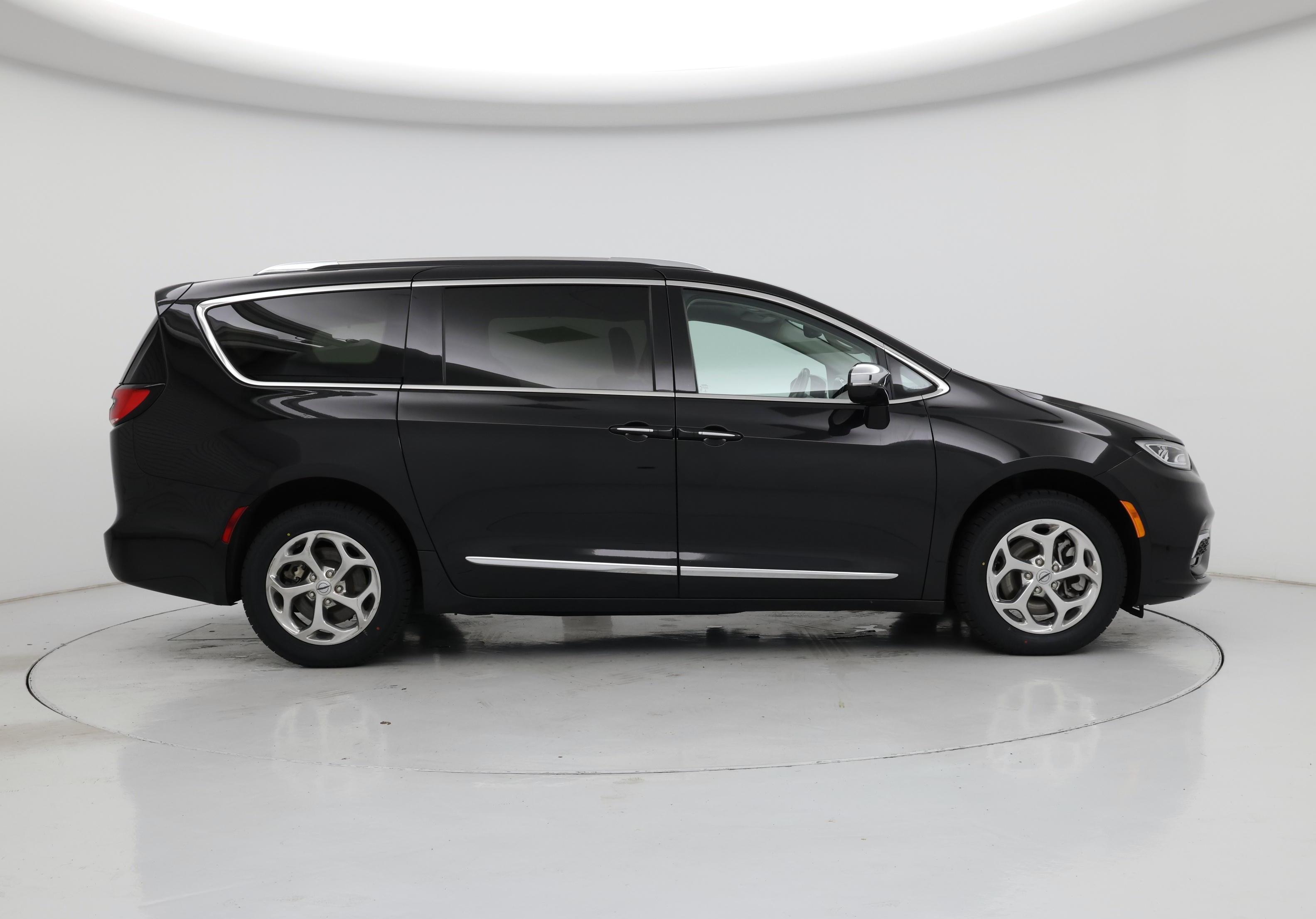 Thumbnail: 2021 Chrysler Pacifica - 7