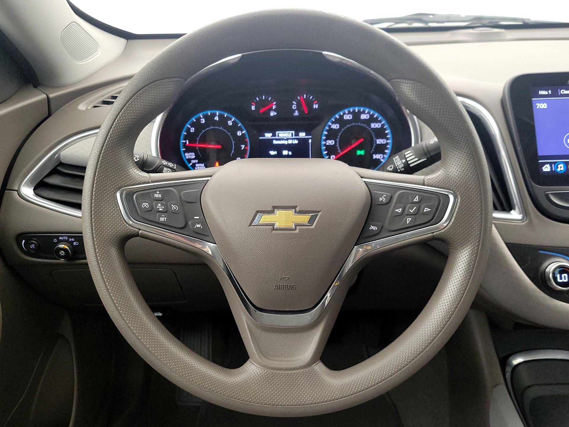 Thumbnail: 2021 Chevrolet Malibu - 10