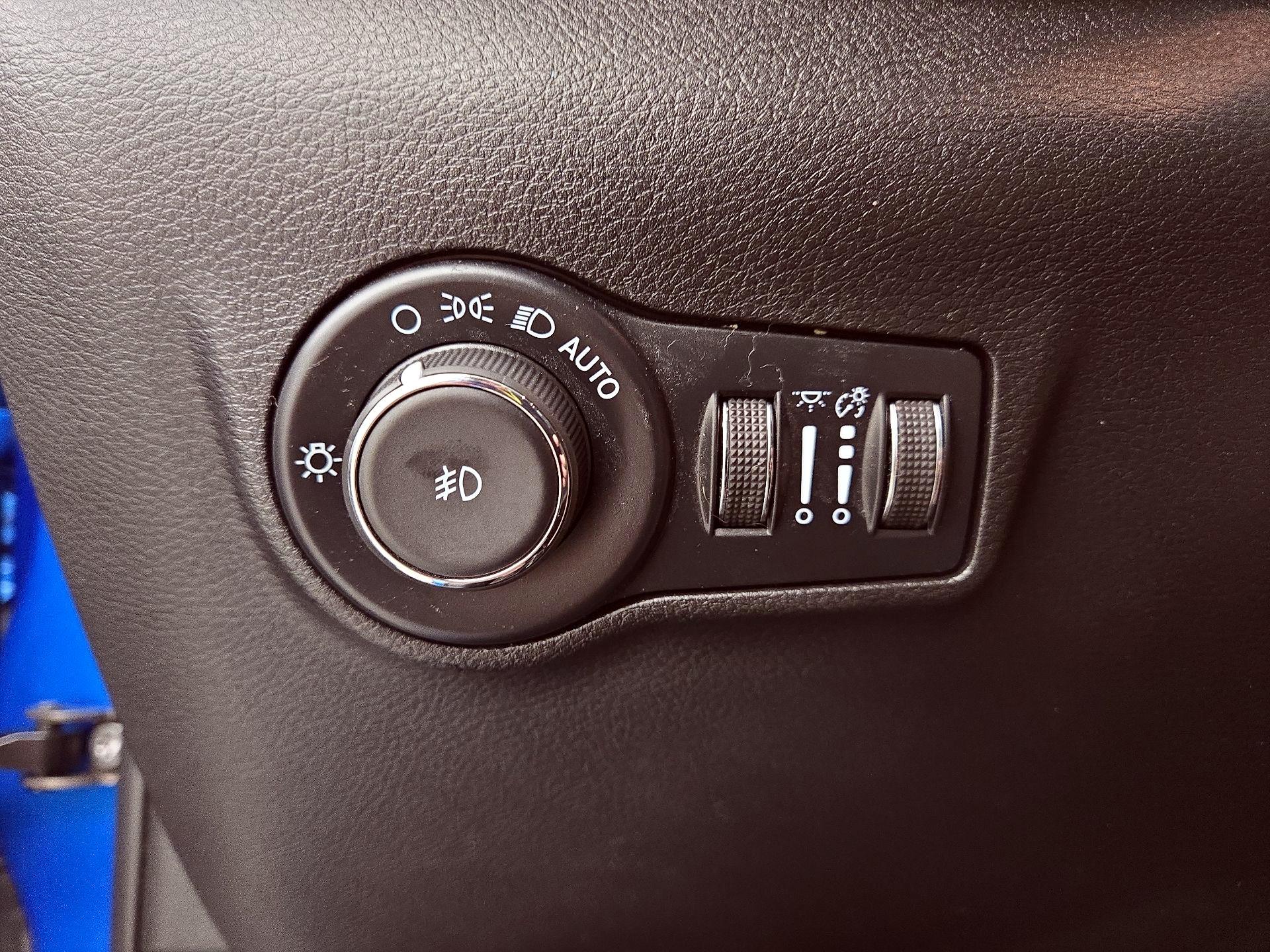 Thumbnail: 2022 Jeep Compass - 13