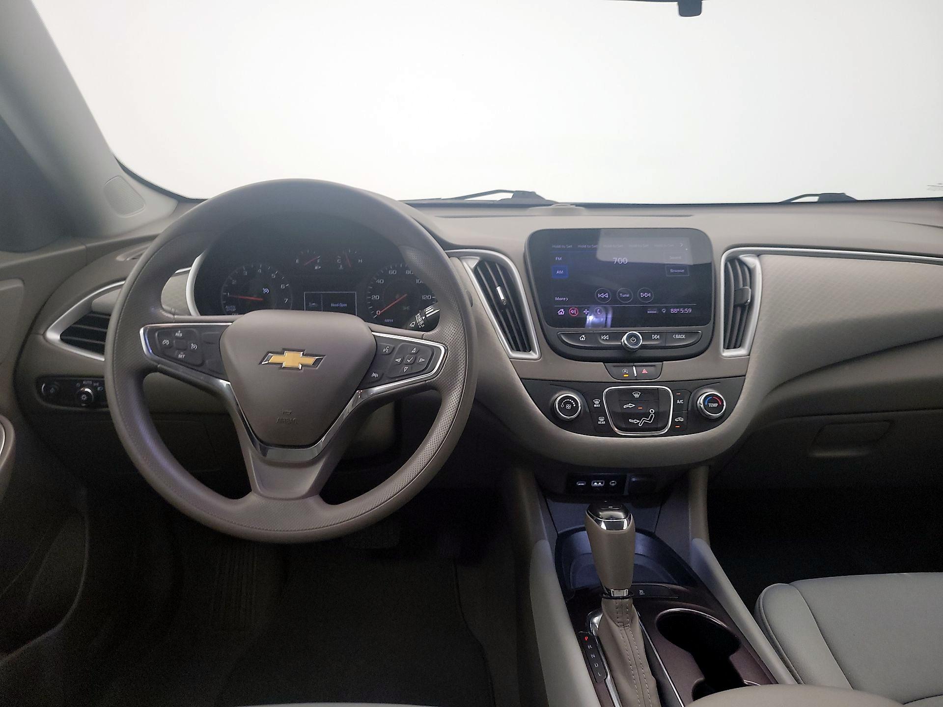 Thumbnail: 2020 Chevrolet Malibu - 9
