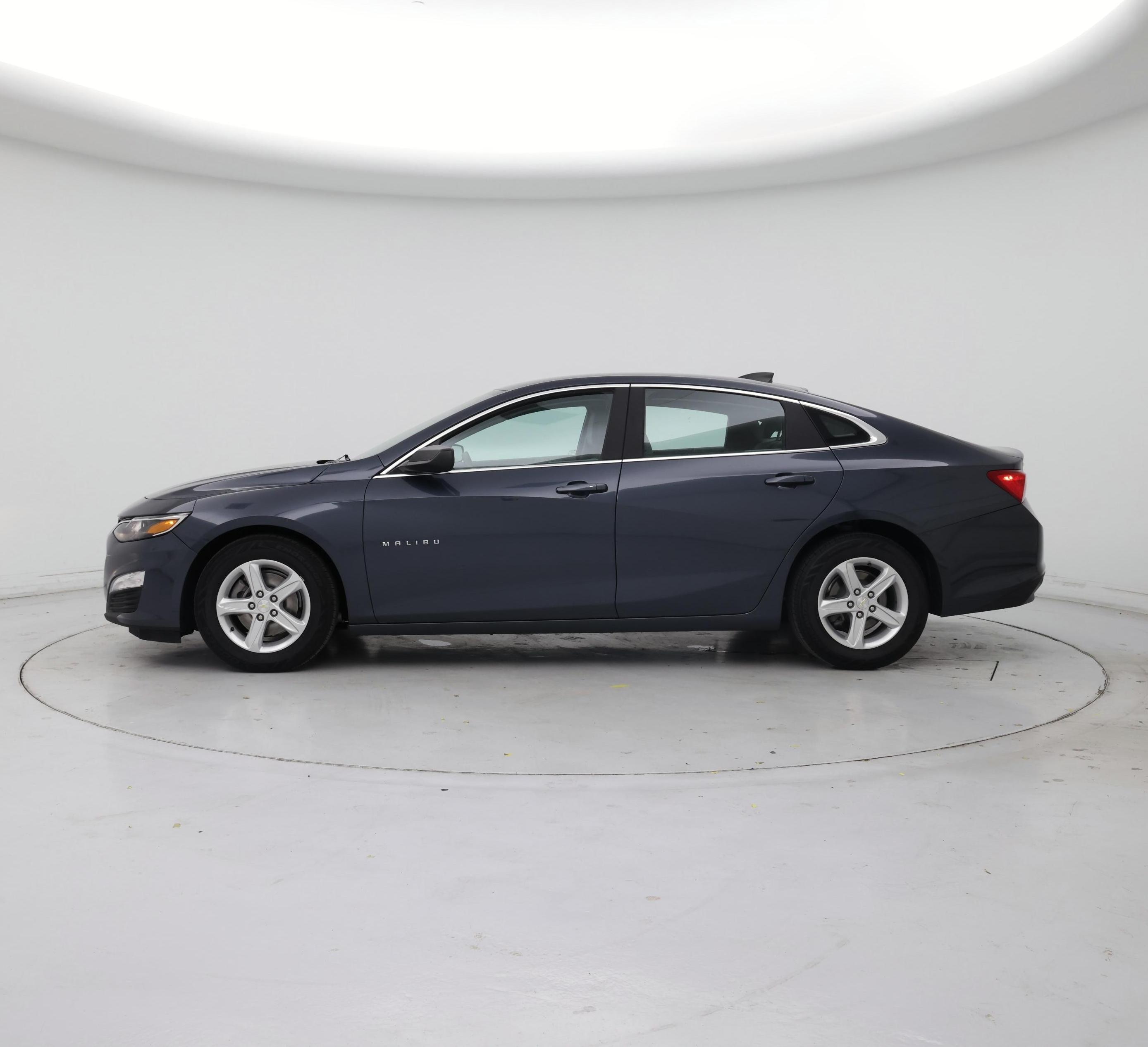 Thumbnail: 2020 Chevrolet Malibu - 3