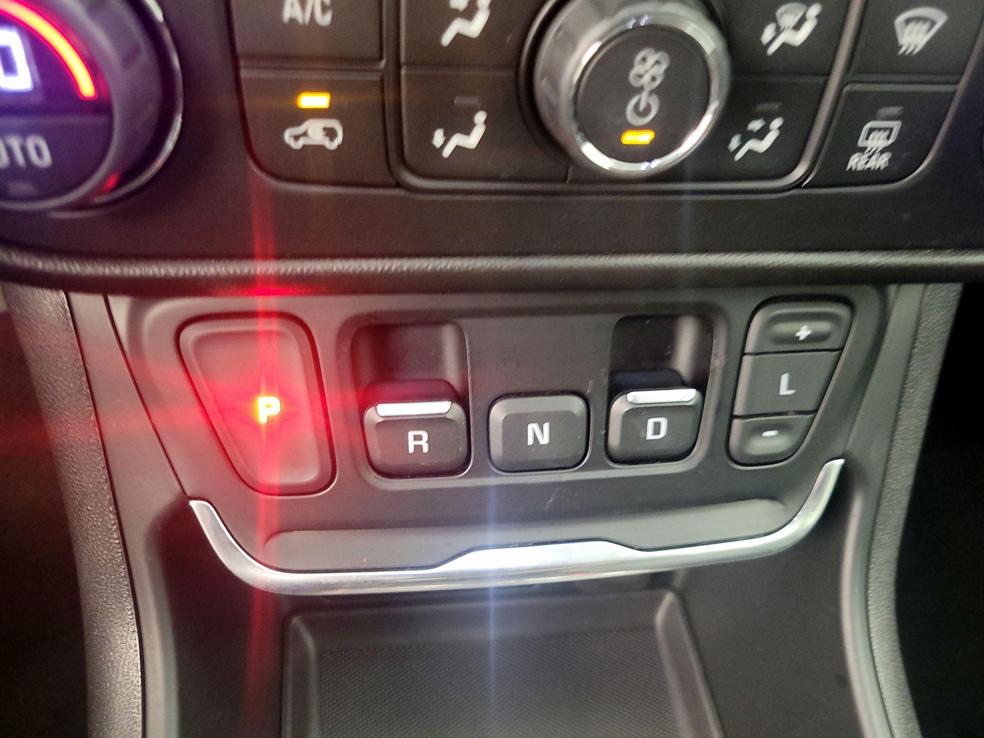 Thumbnail: 2020 GMC Terrain - 16