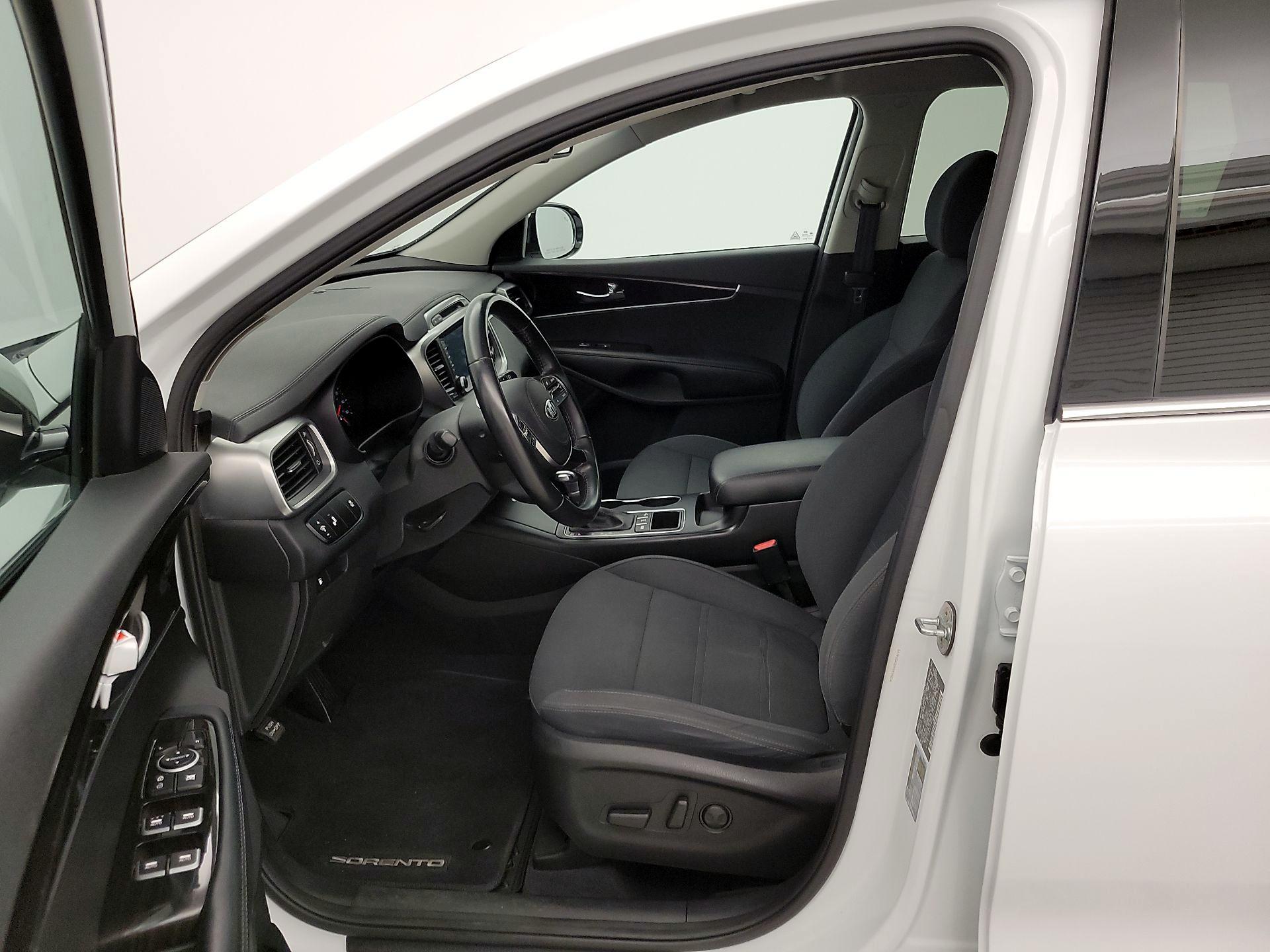 Thumbnail: 2019 Kia Sorento - 11