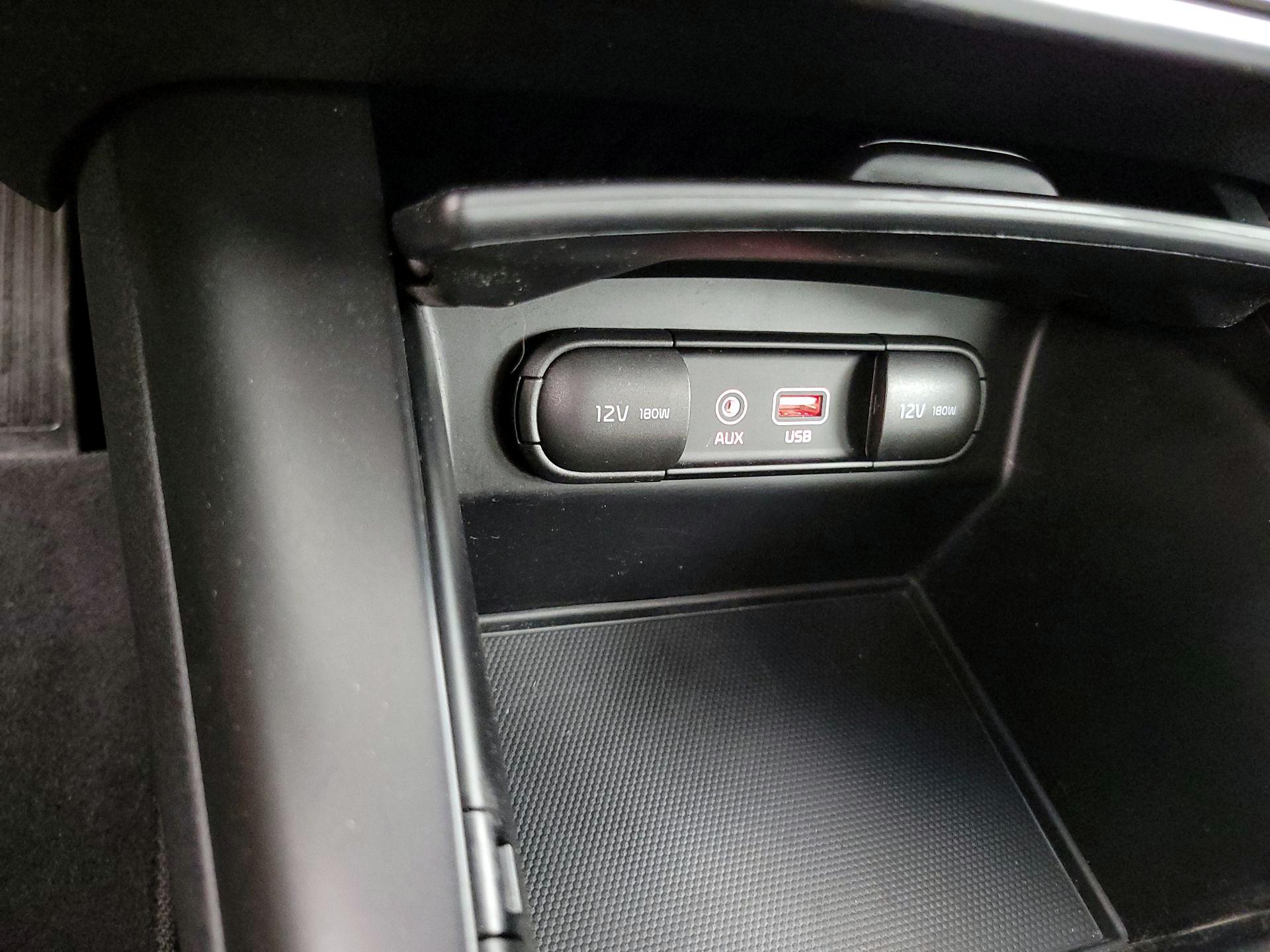 Thumbnail: 2019 Kia Sorento - 18