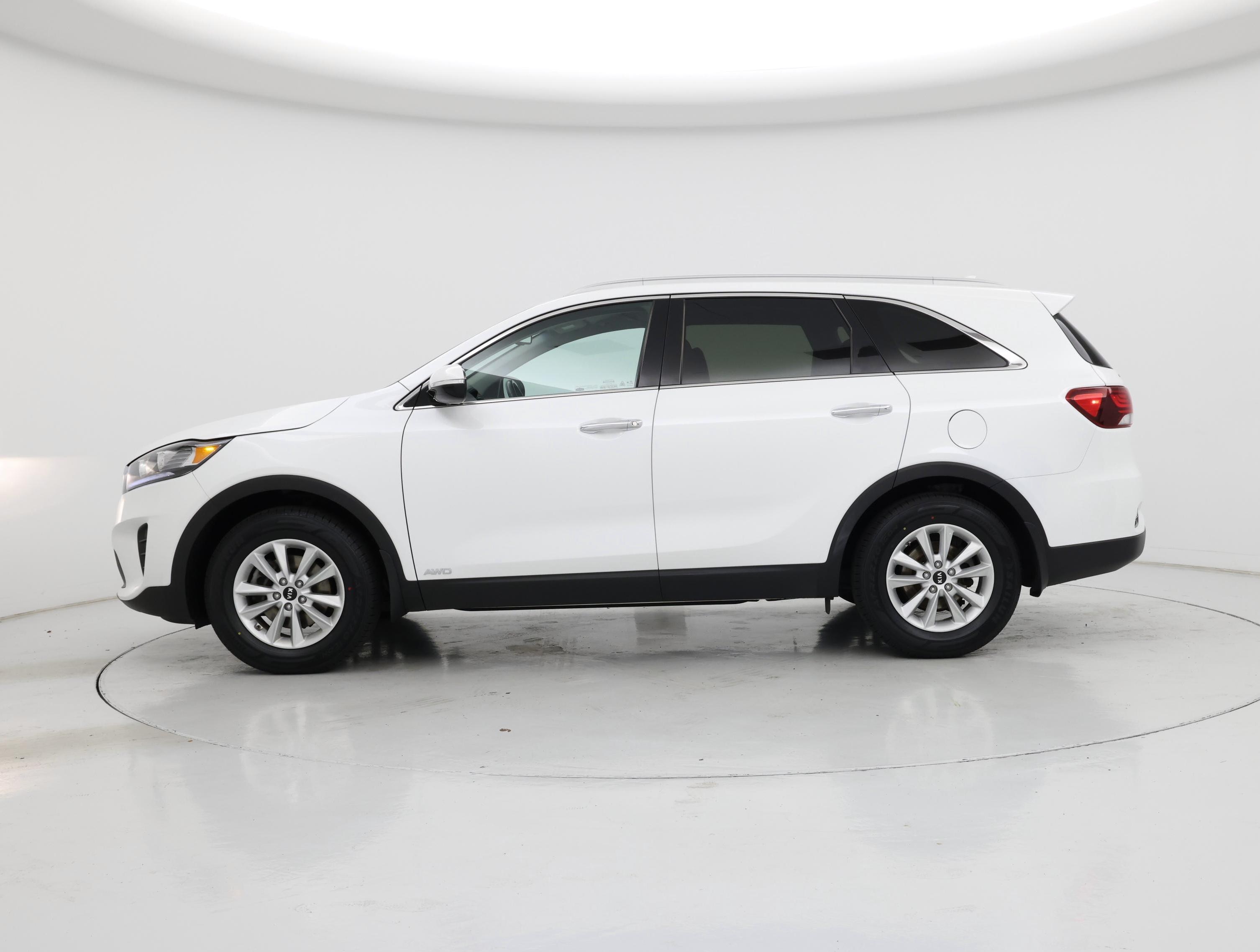 Thumbnail: 2019 Kia Sorento - 3