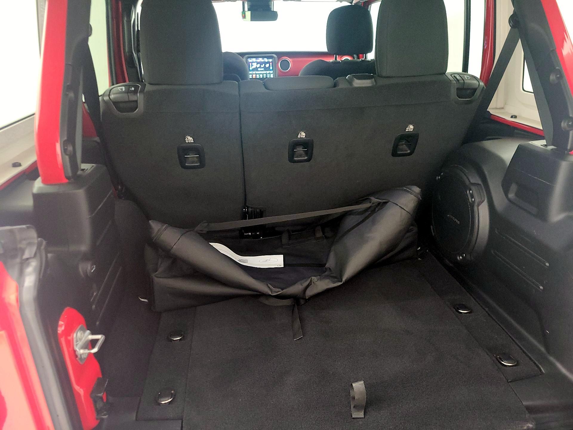 Thumbnail: 2021 Jeep Wrangler - 18