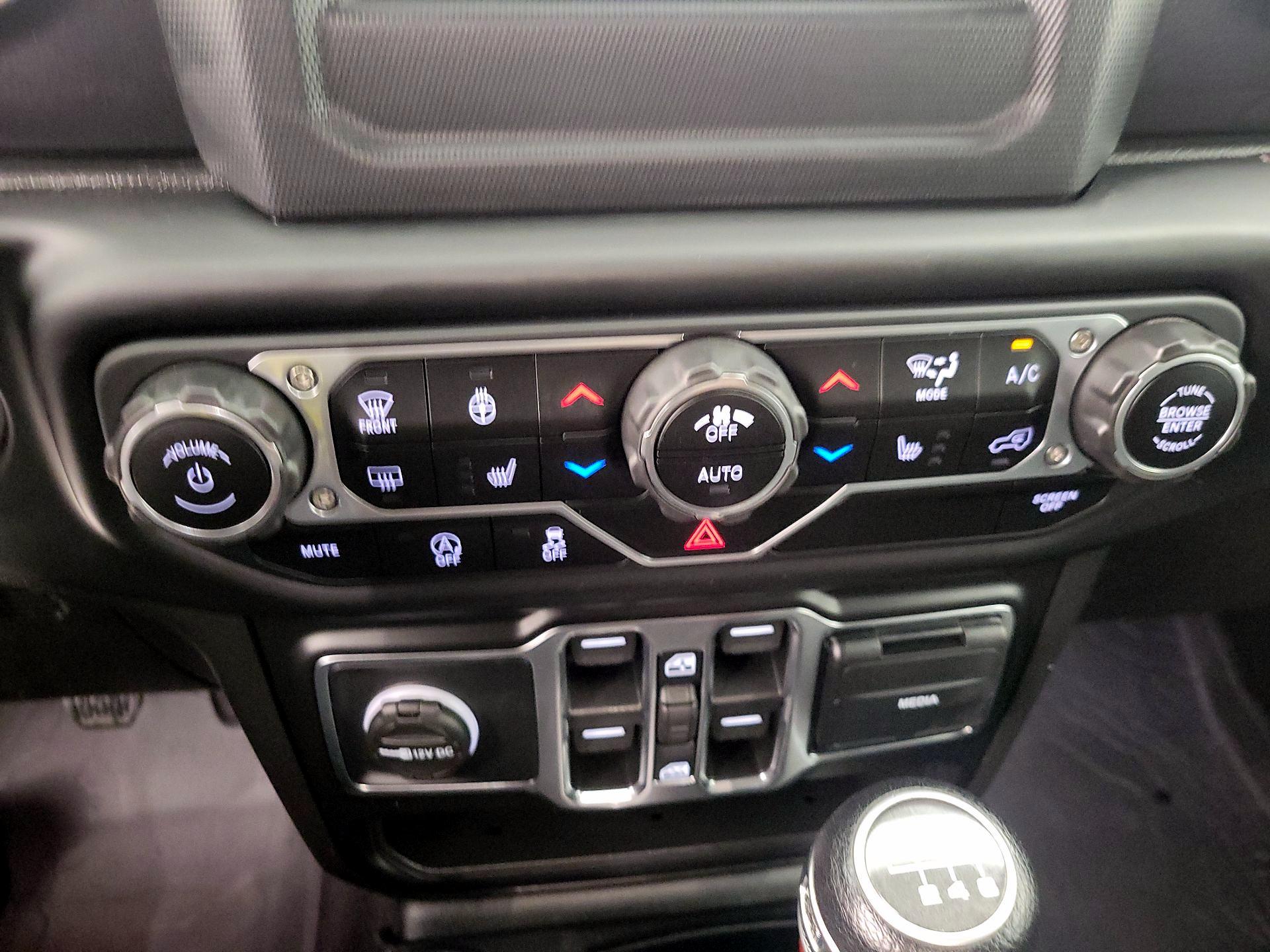 Thumbnail: 2021 Jeep Wrangler - 15