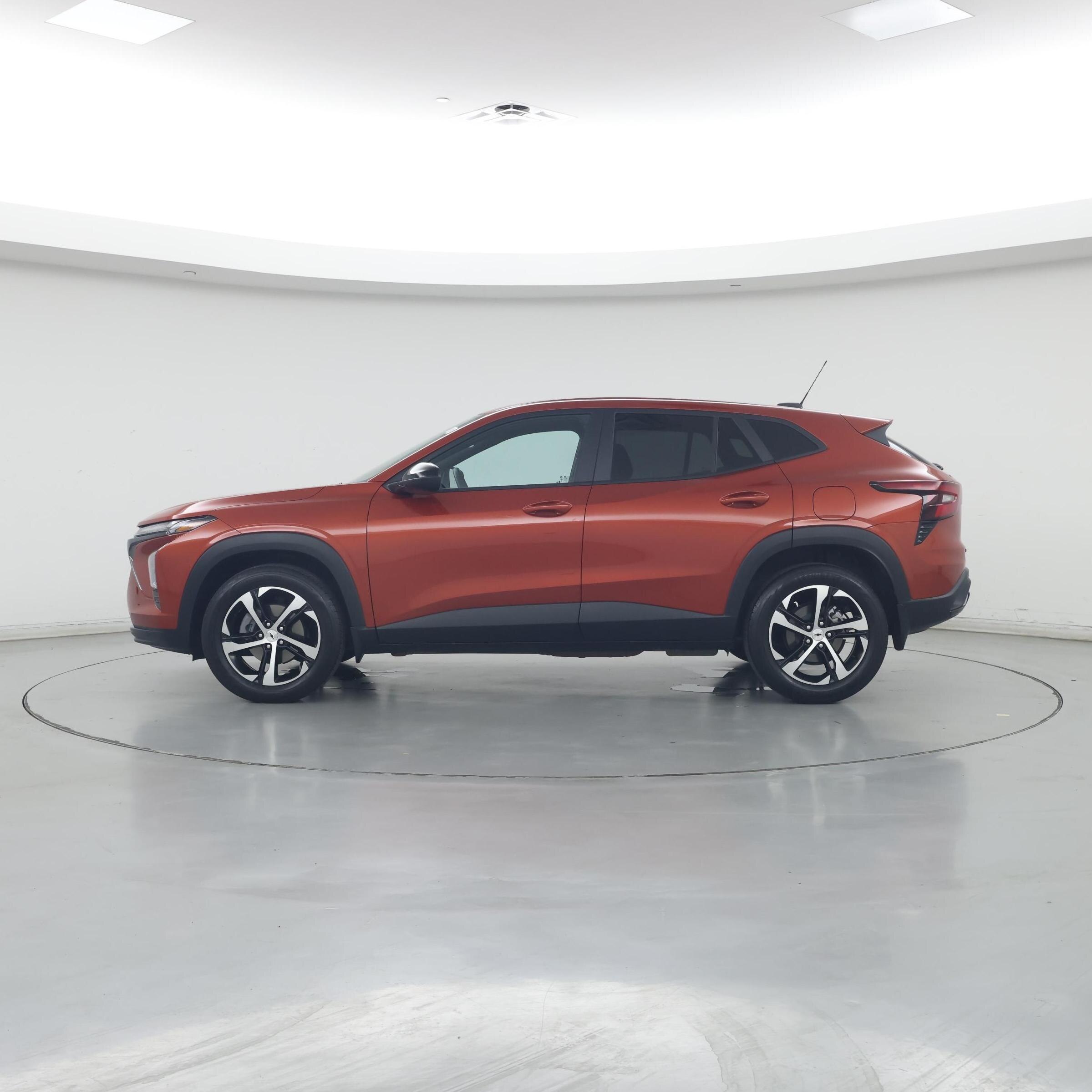 Thumbnail: 2024 Chevrolet Trax - 3
