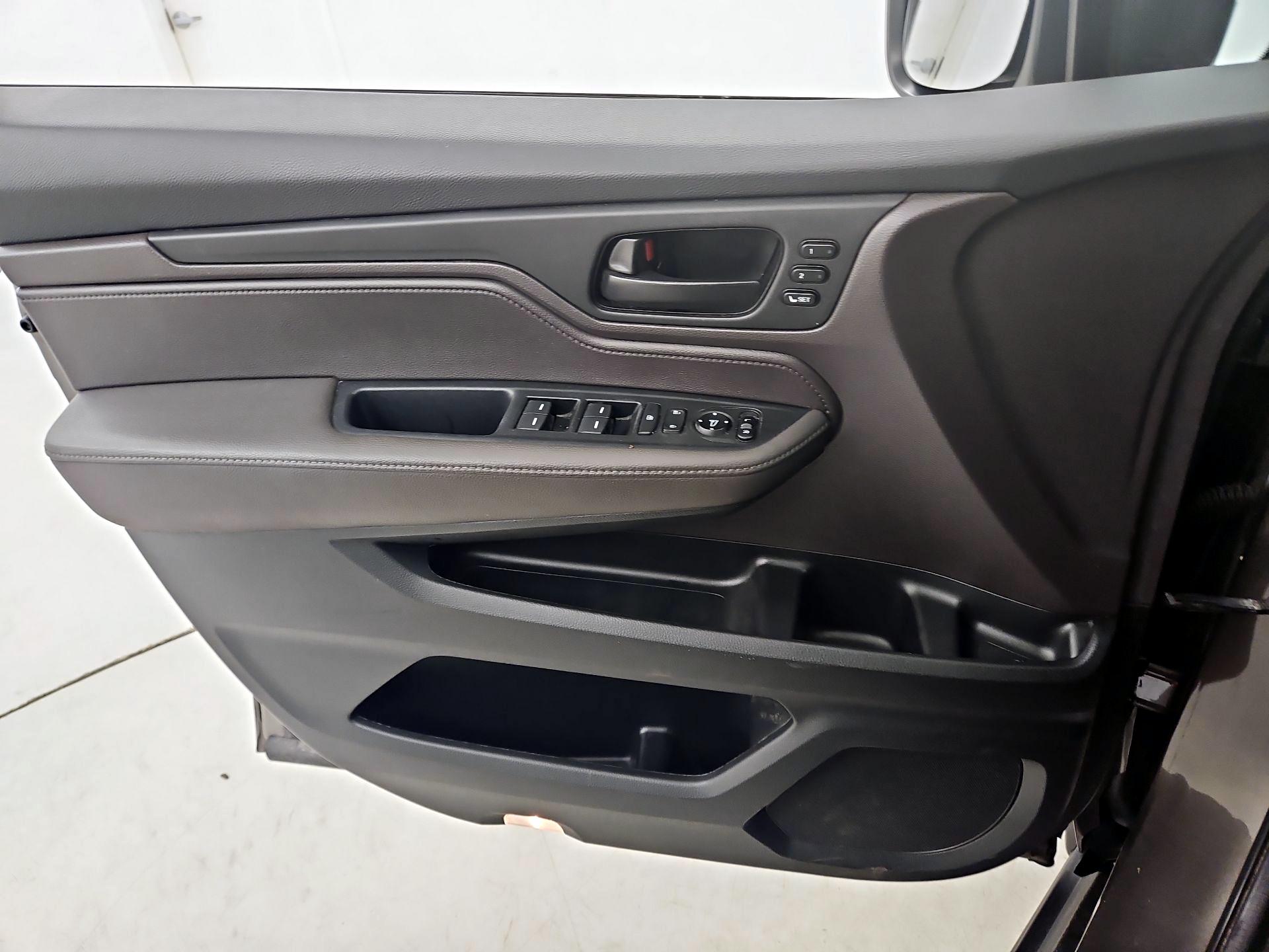 Thumbnail: 2021 Honda Odyssey - 12