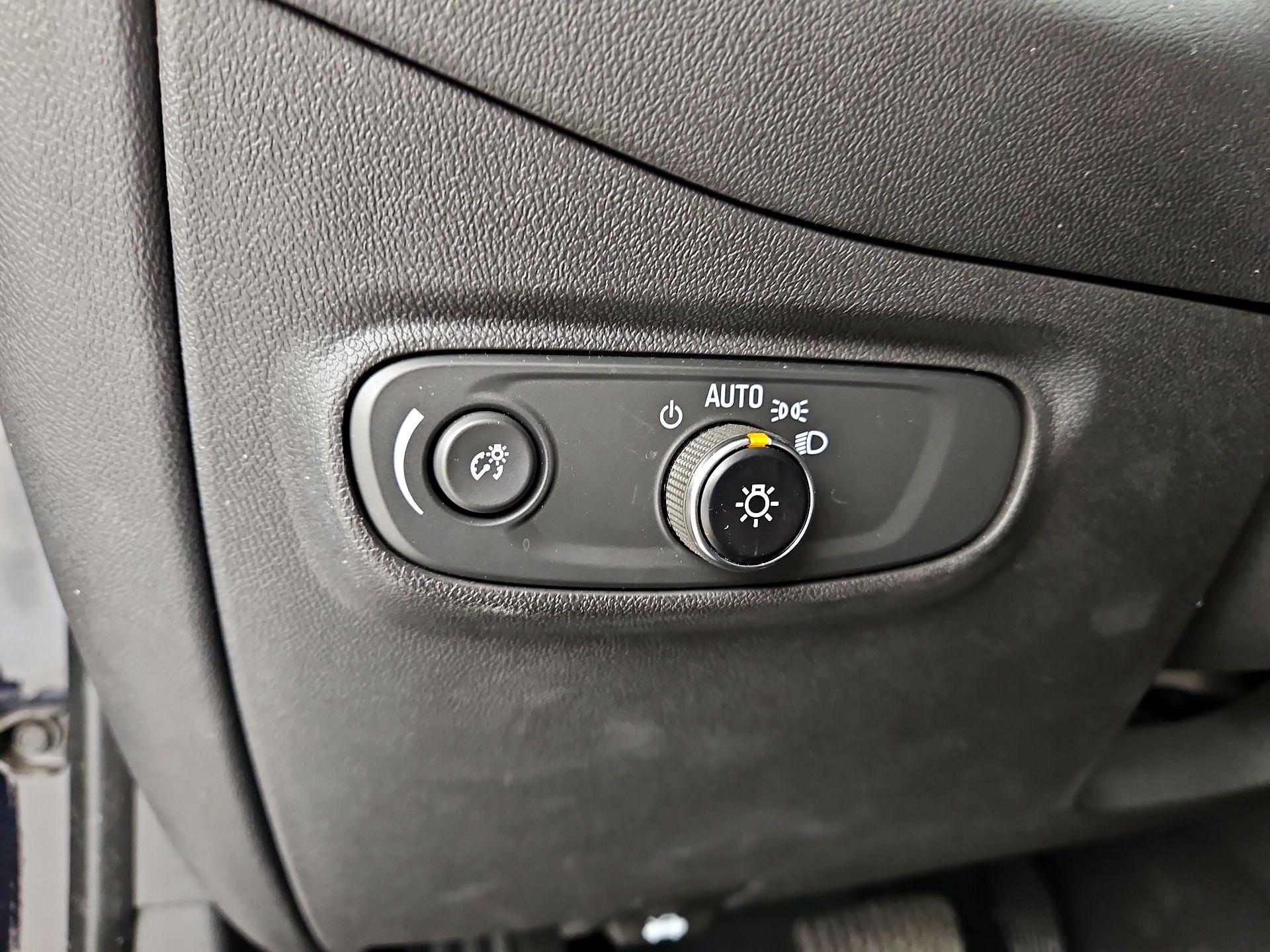Thumbnail: 2020 Chevrolet Equinox - 13
