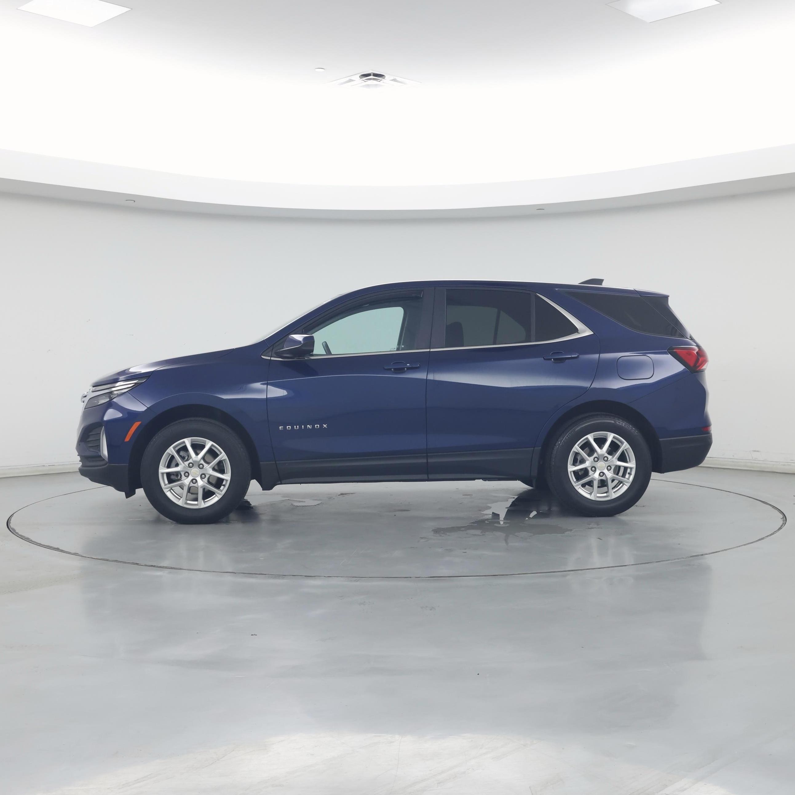 Thumbnail: 2022 Chevrolet Equinox - 3