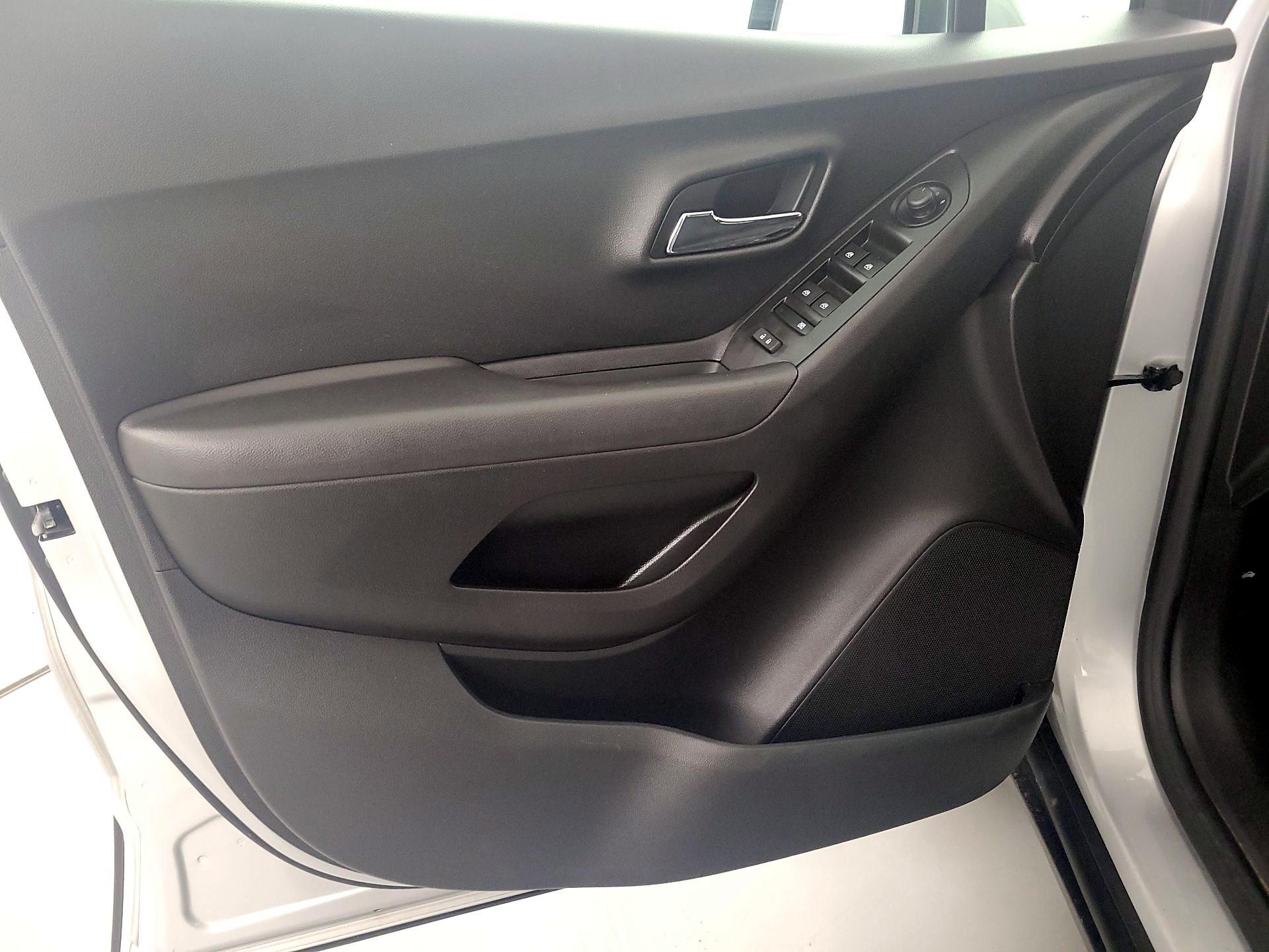 Thumbnail: 2020 Chevrolet Trax - 12