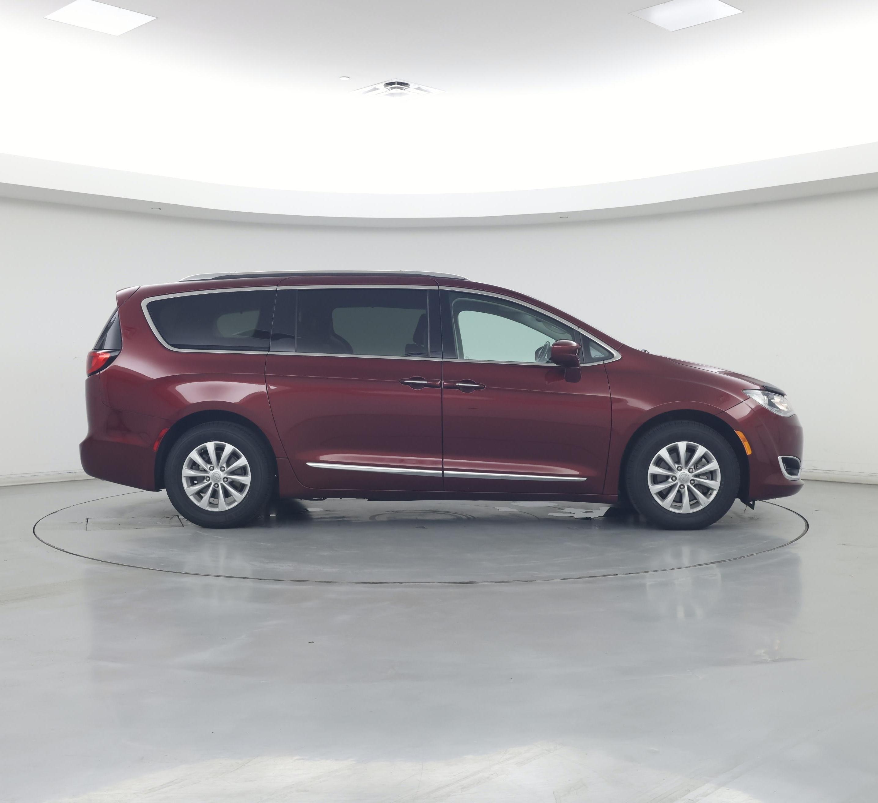 Thumbnail: 2019 Chrysler Pacifica - 7