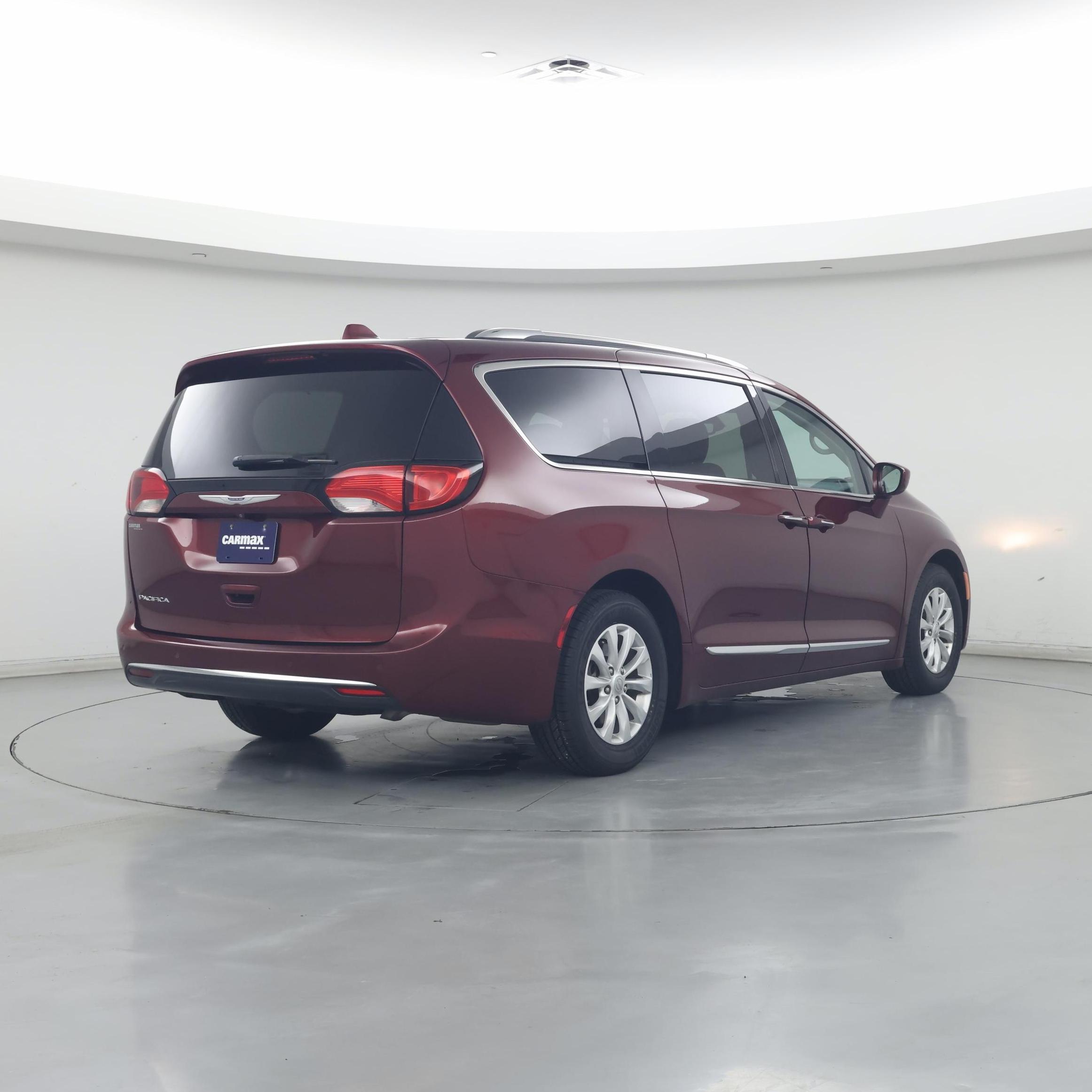 Thumbnail: 2019 Chrysler Pacifica - 8