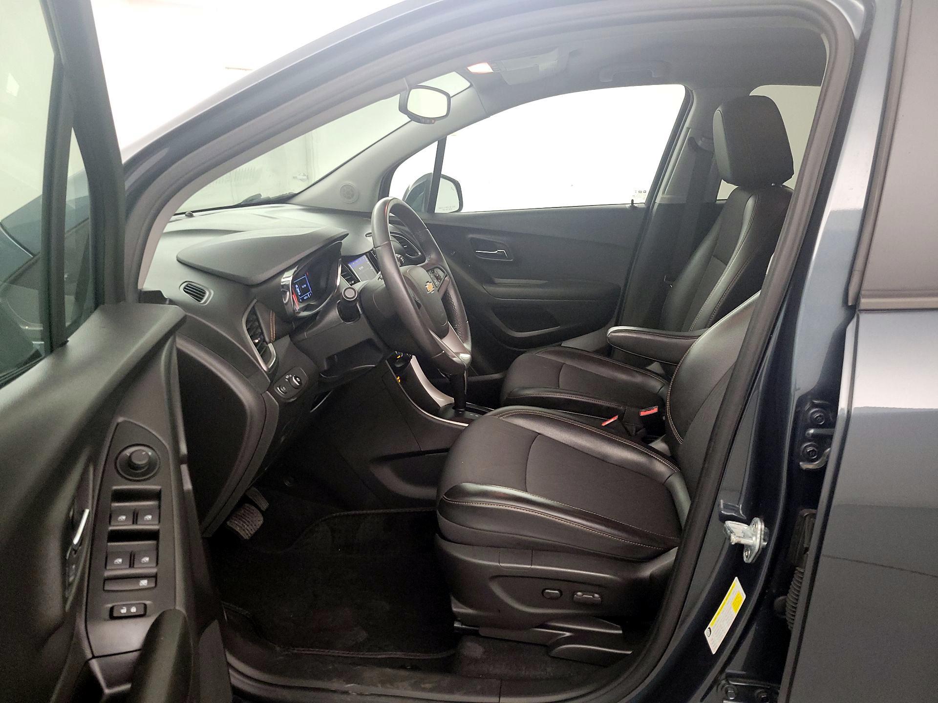 Thumbnail: 2021 Chevrolet Trax - 11