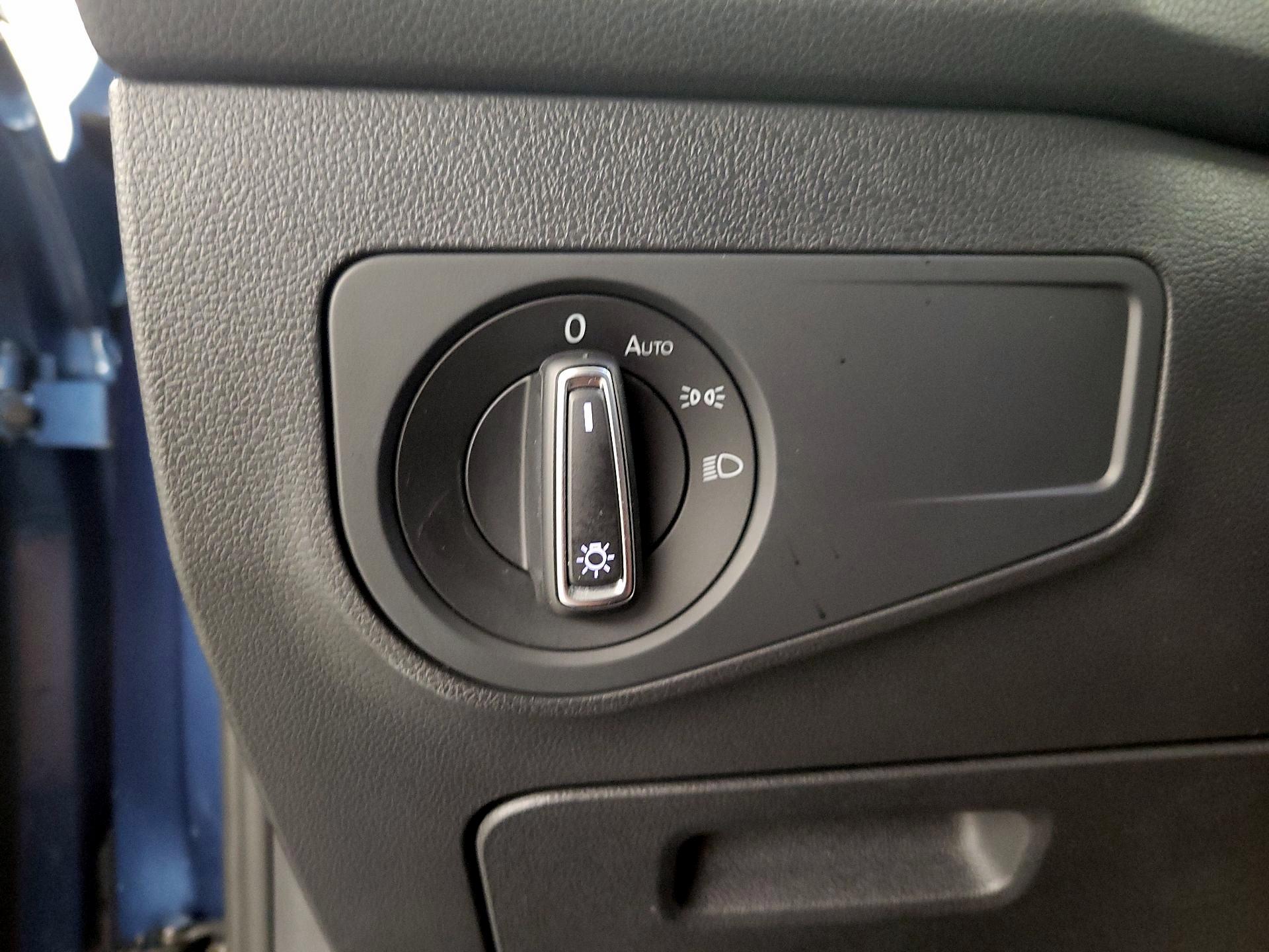 Thumbnail: 2019 Volkswagen Tiguan - 13