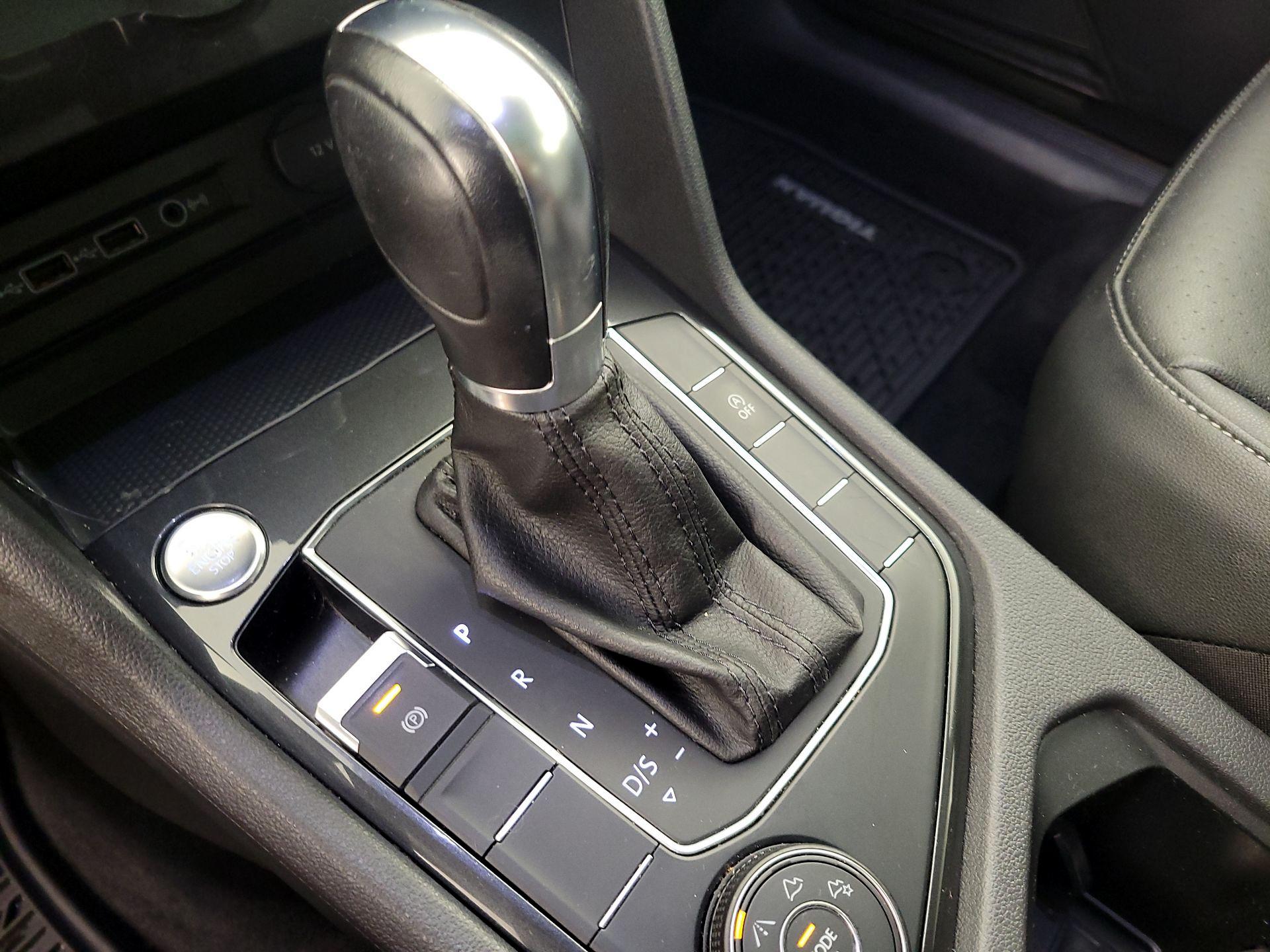 Thumbnail: 2019 Volkswagen Tiguan - 17
