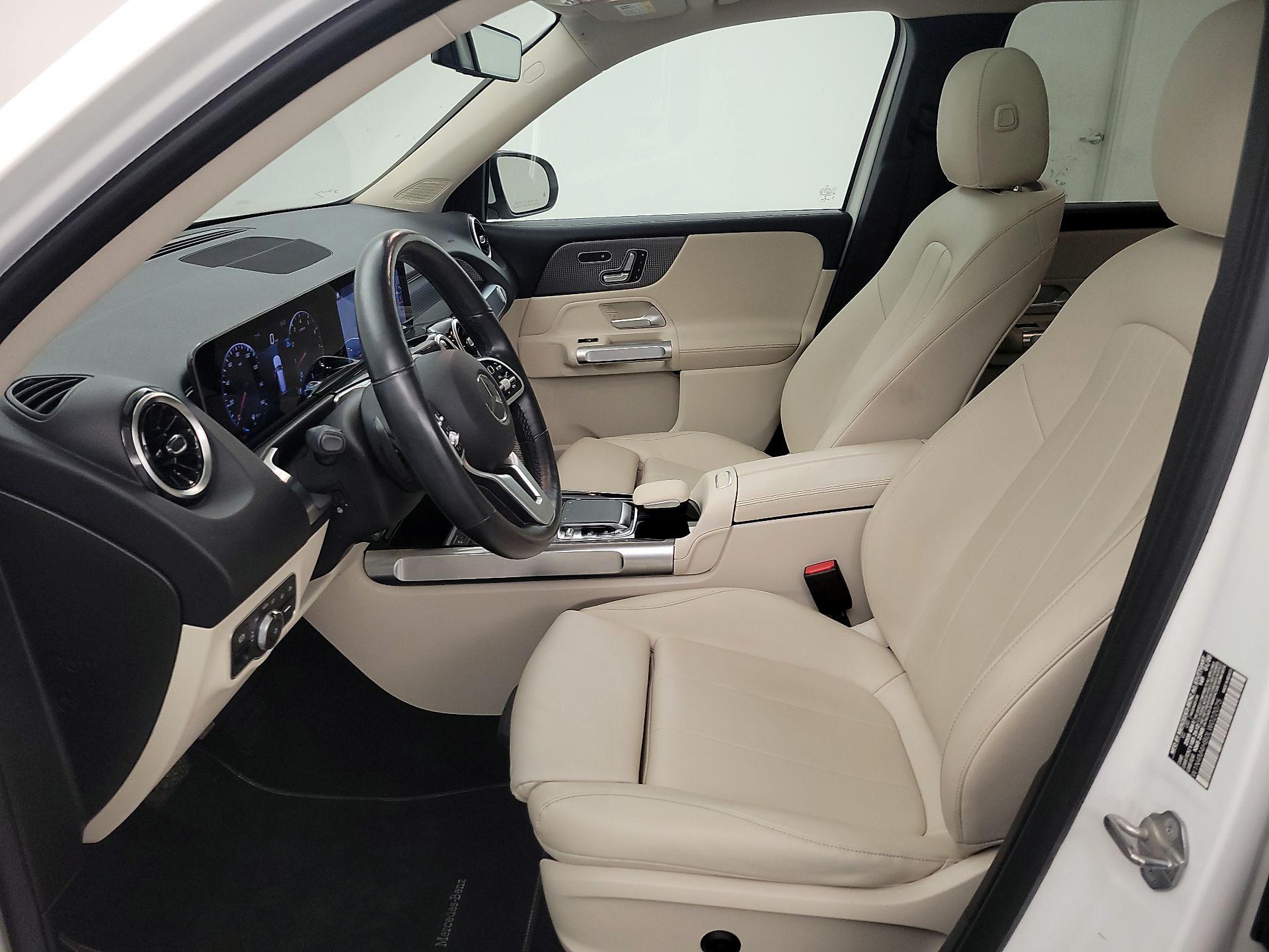 Thumbnail: 2020 Mercedes-Benz GLB - 11