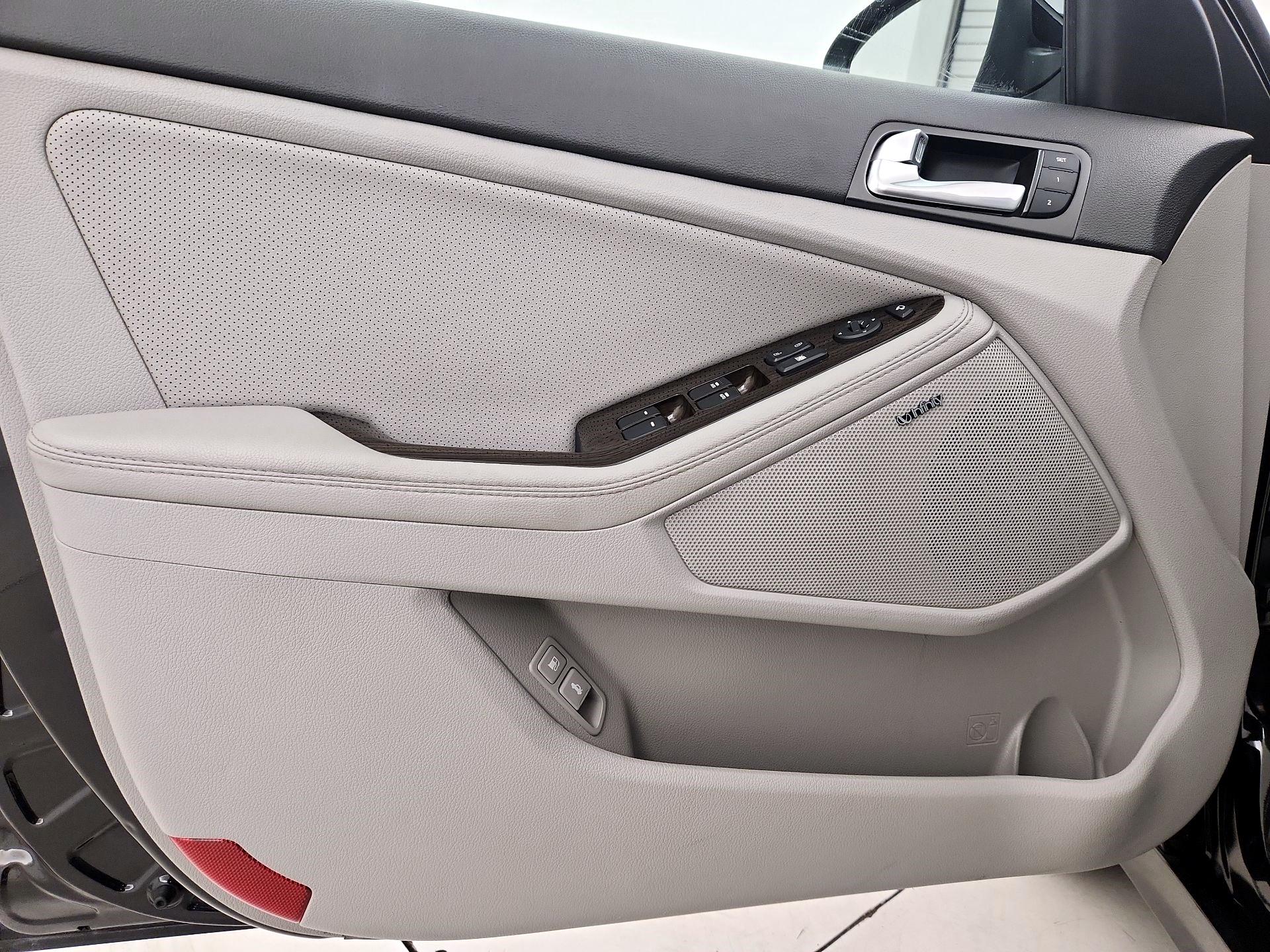 Thumbnail: 2015 Kia Optima - 12