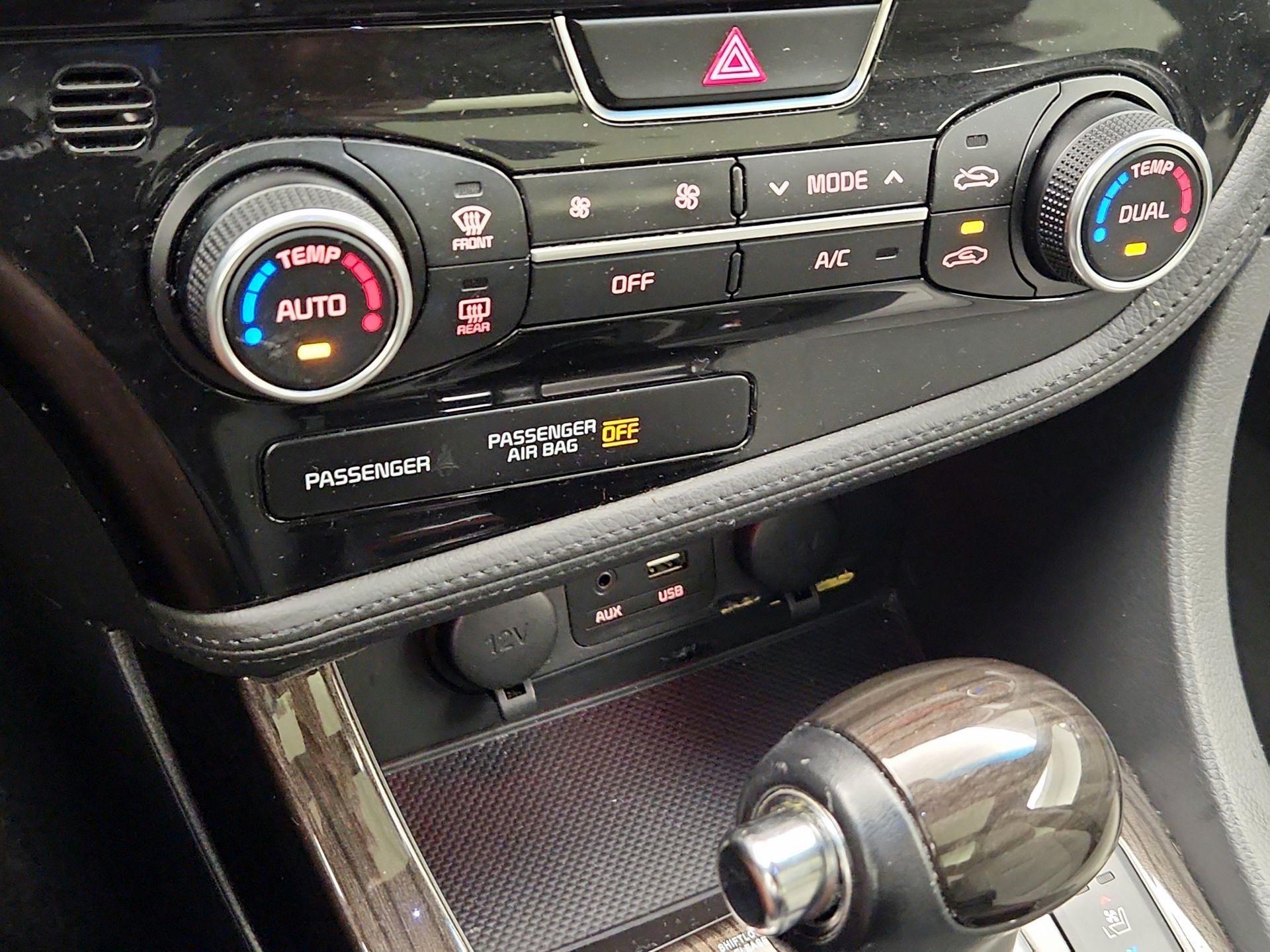 Thumbnail: 2015 Kia Optima - 16