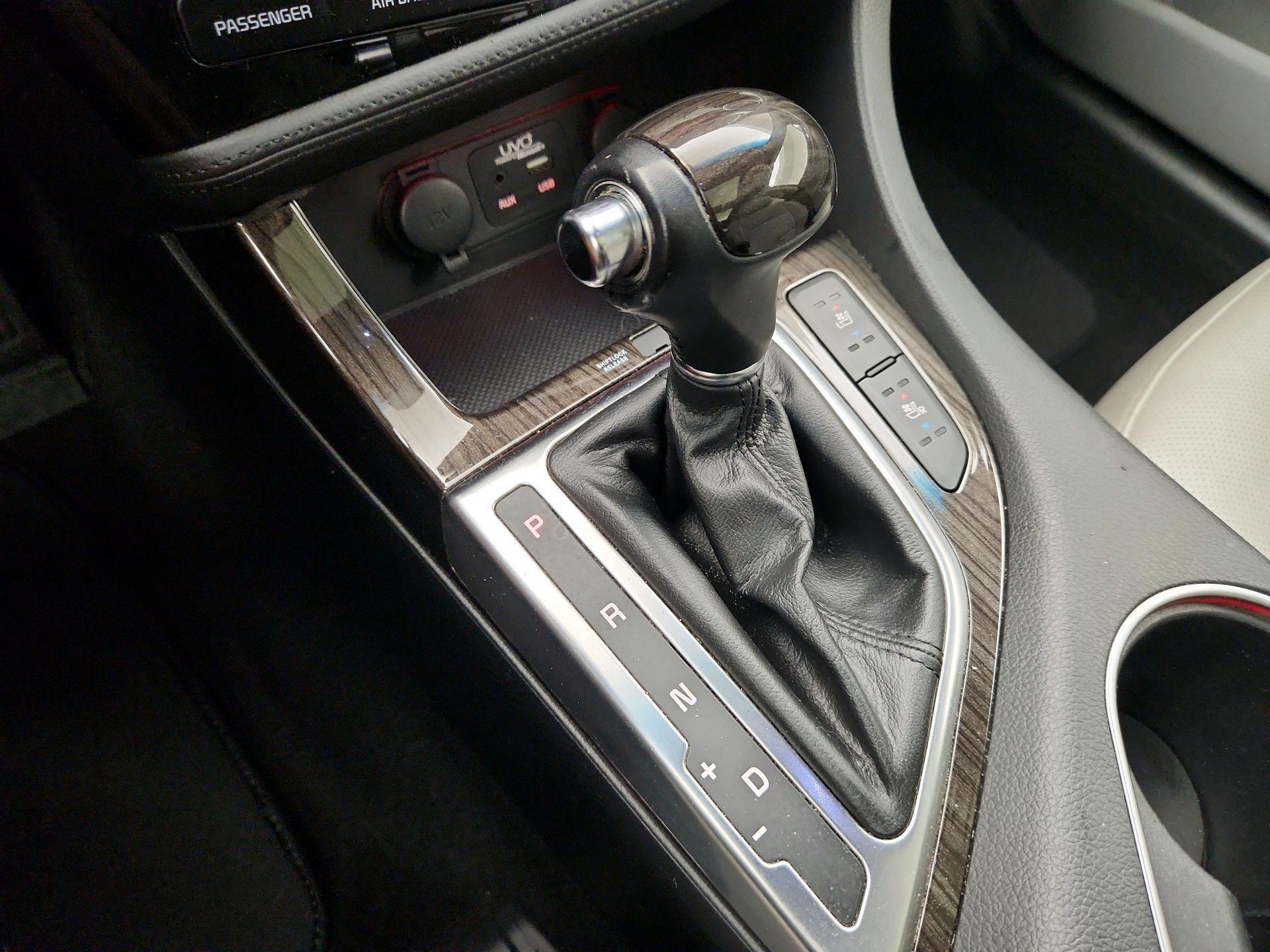 Thumbnail: 2015 Kia Optima - 17