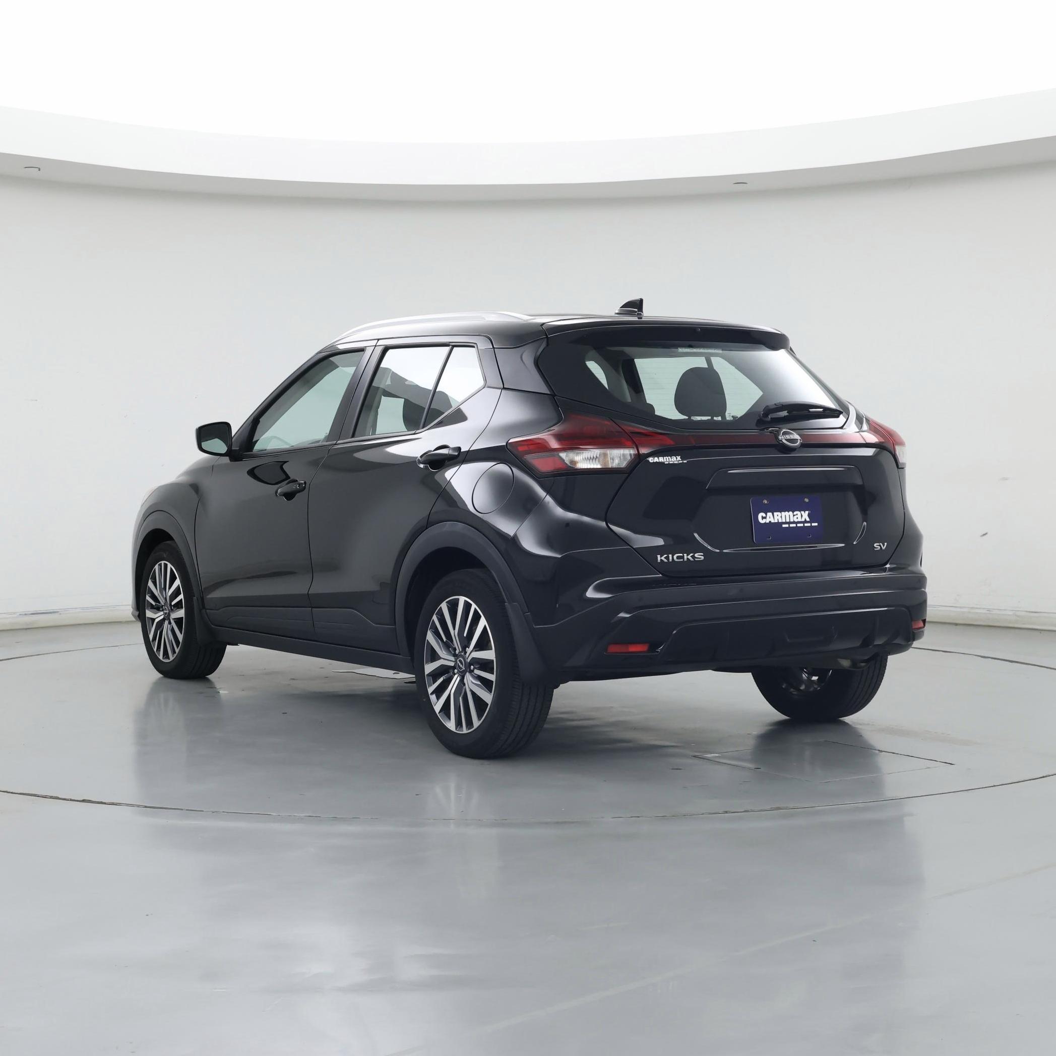 Thumbnail: 2023 Nissan Kicks - 2
