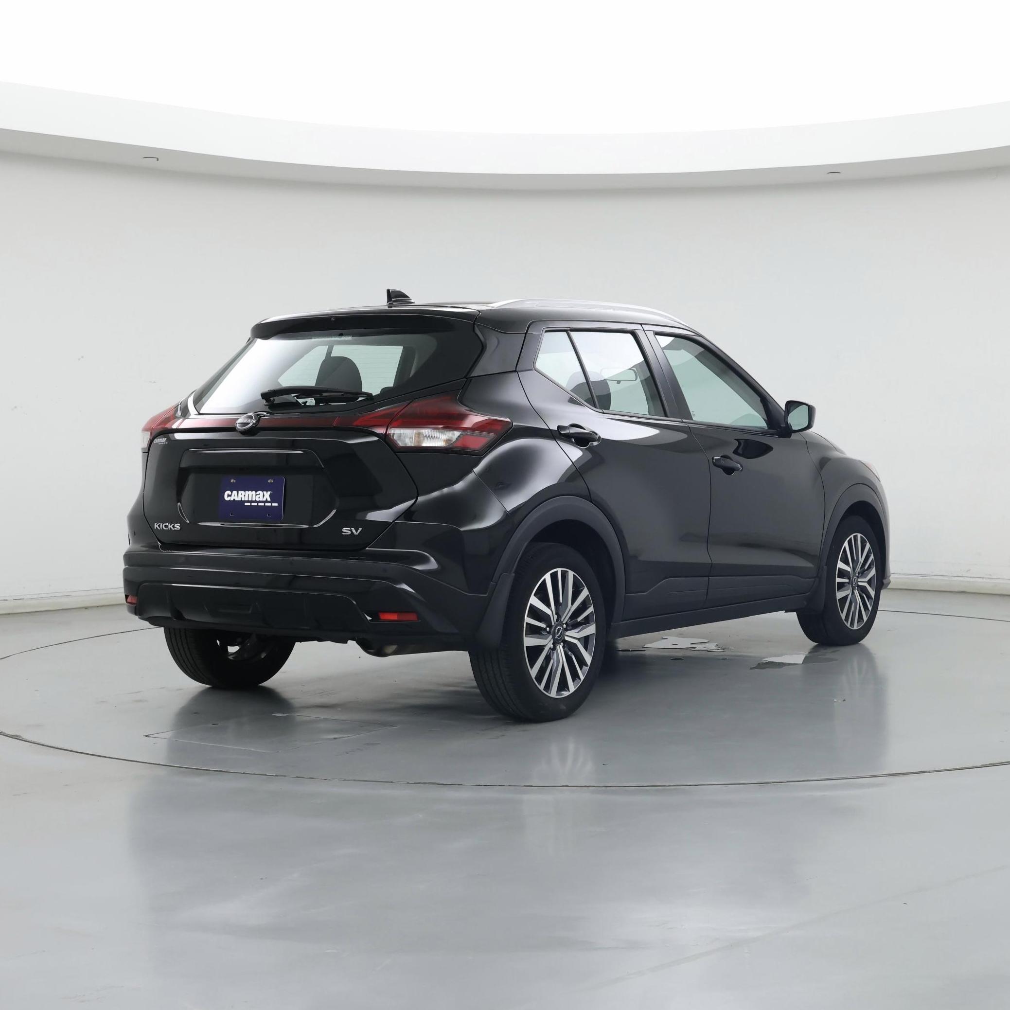 Thumbnail: 2023 Nissan Kicks - 8