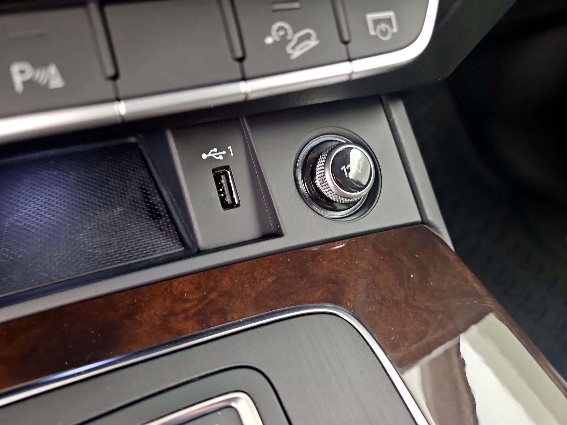 Thumbnail: 2019 Audi Q5 - 19