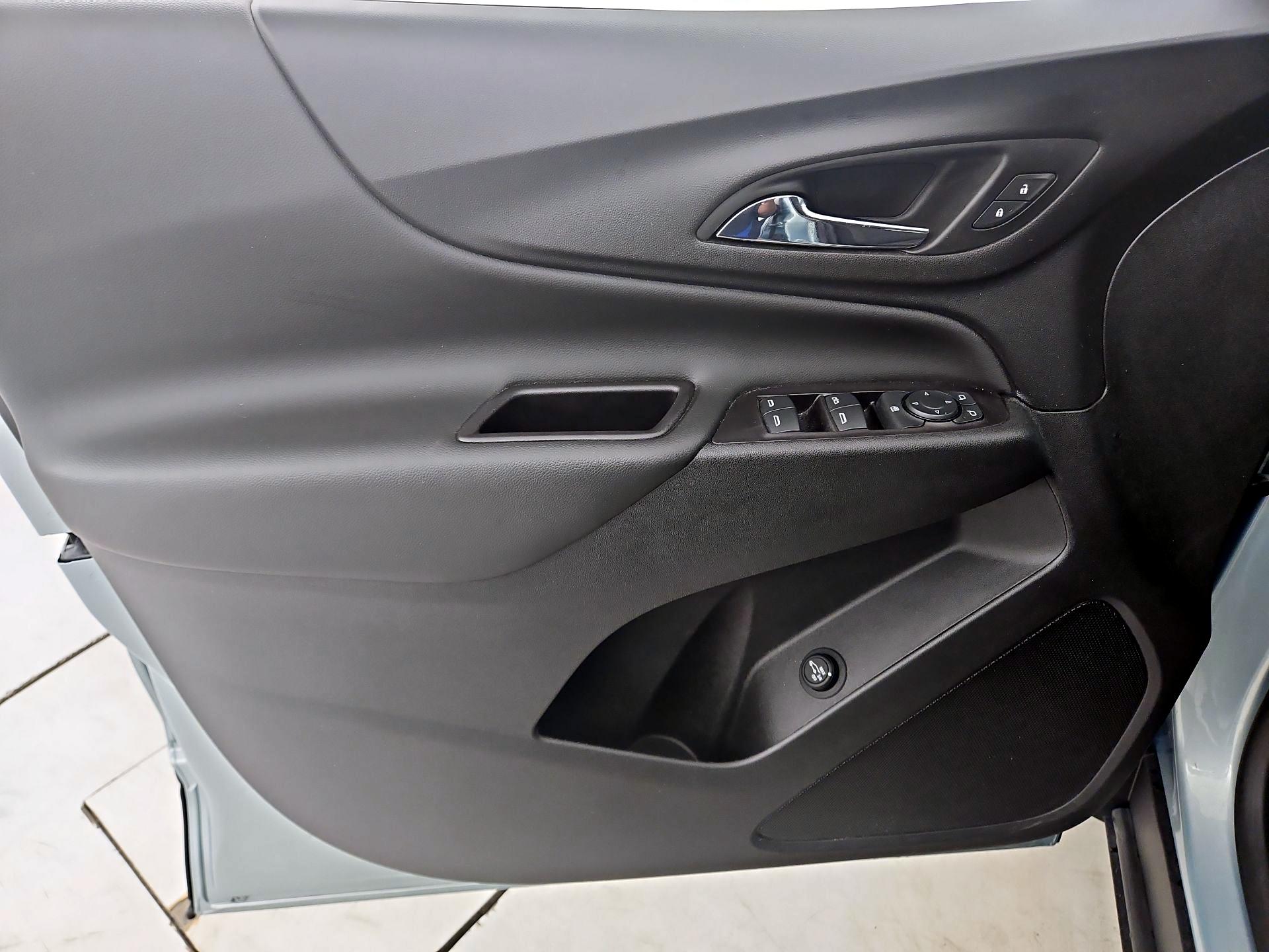 Thumbnail: 2022 Chevrolet Equinox - 12