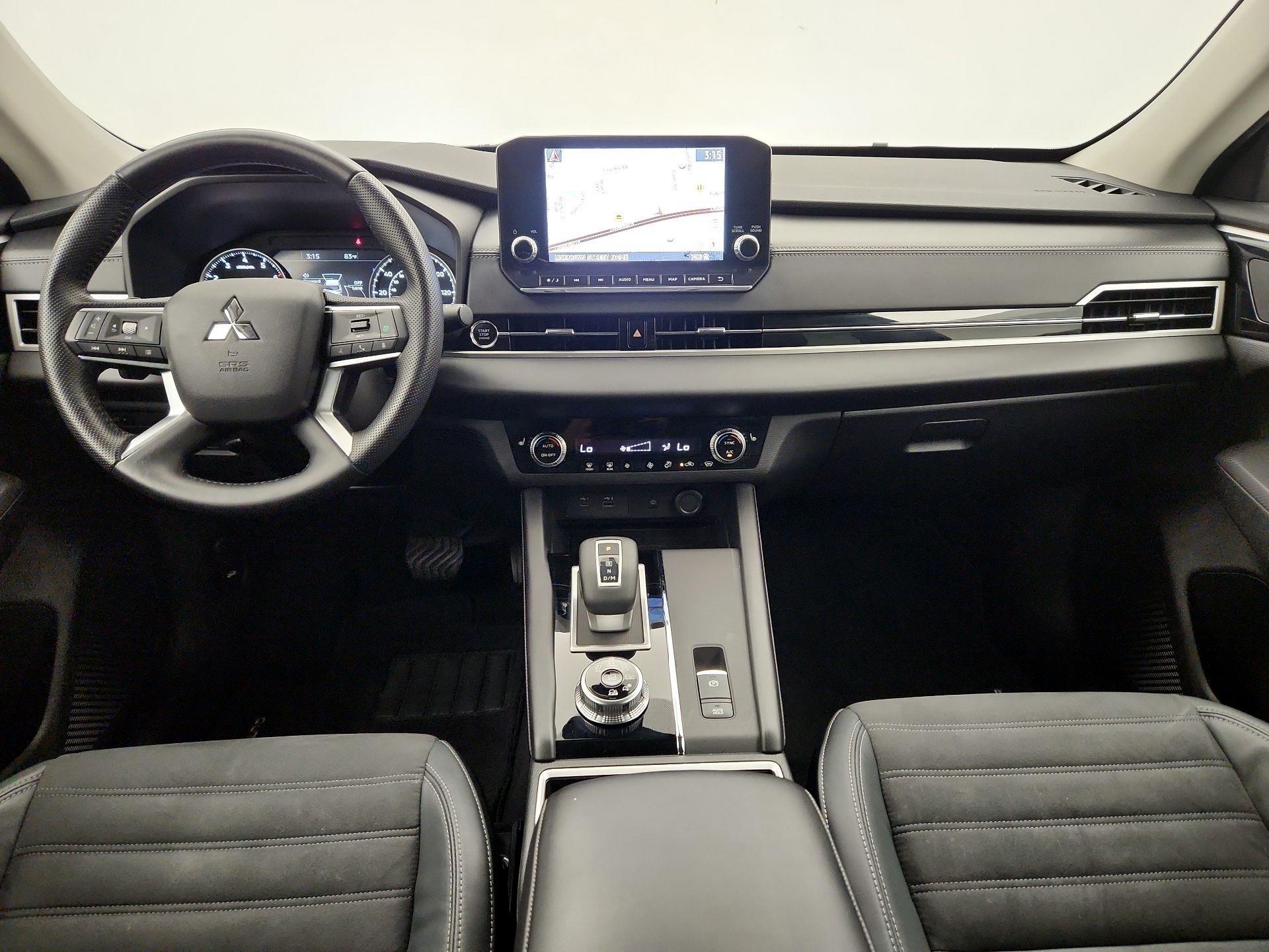 Thumbnail: 2022 Mitsubishi Outlander - 9