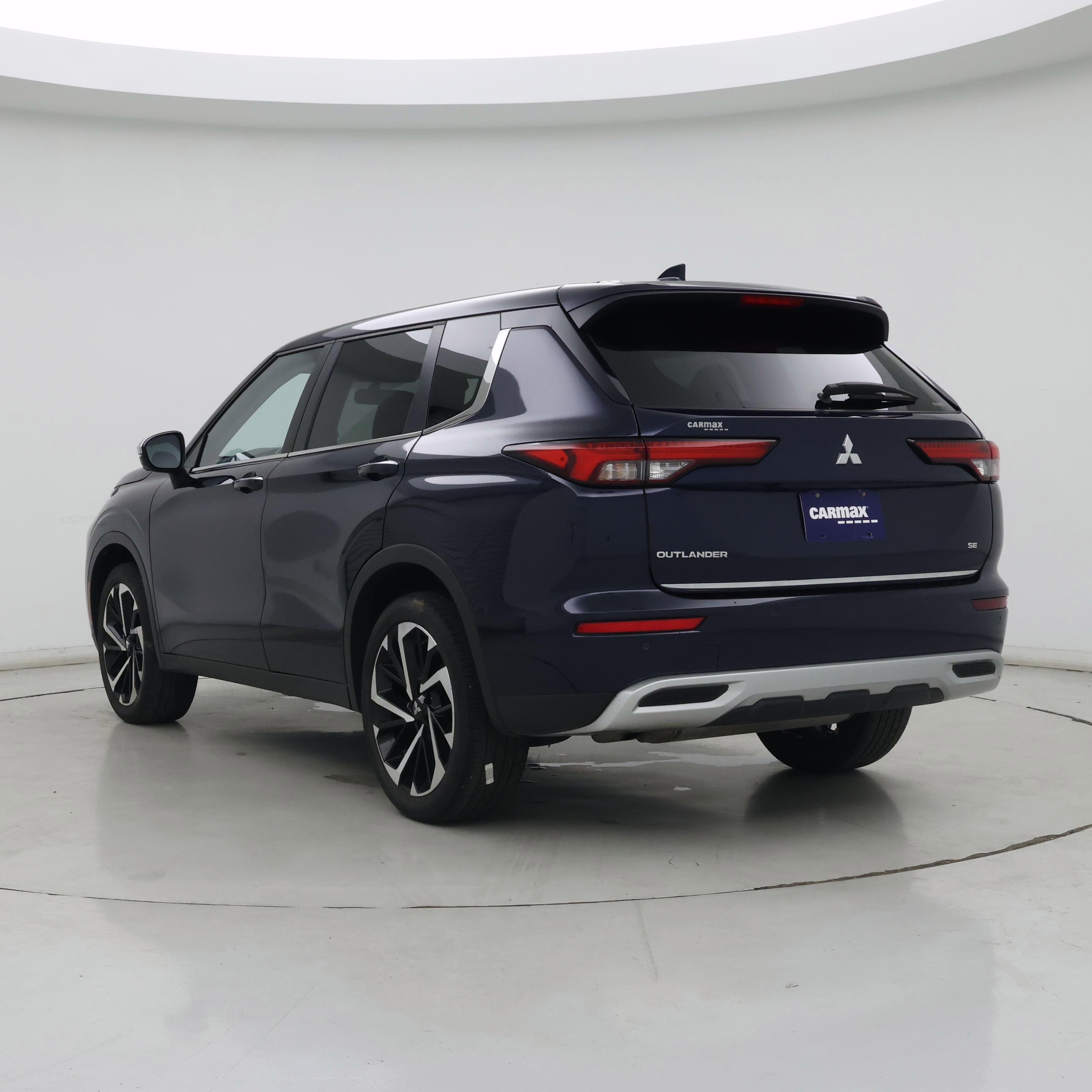 Thumbnail: 2022 Mitsubishi Outlander - 2
