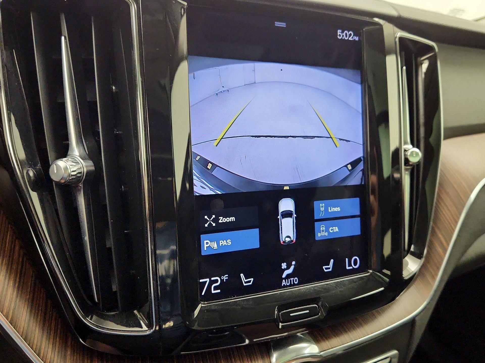 Thumbnail: 2021 Volvo XC60 - 14
