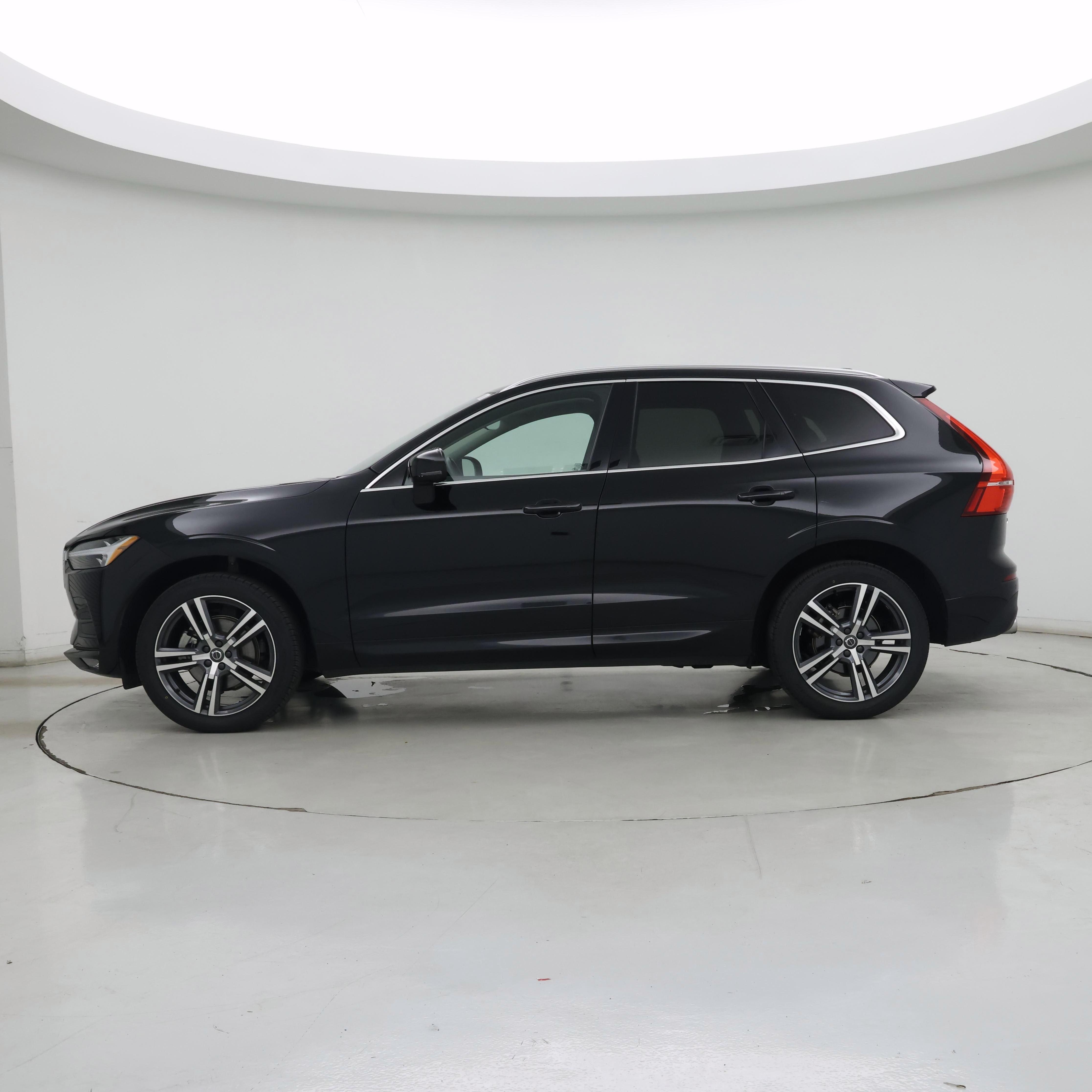 Thumbnail: 2021 Volvo XC60 - 3