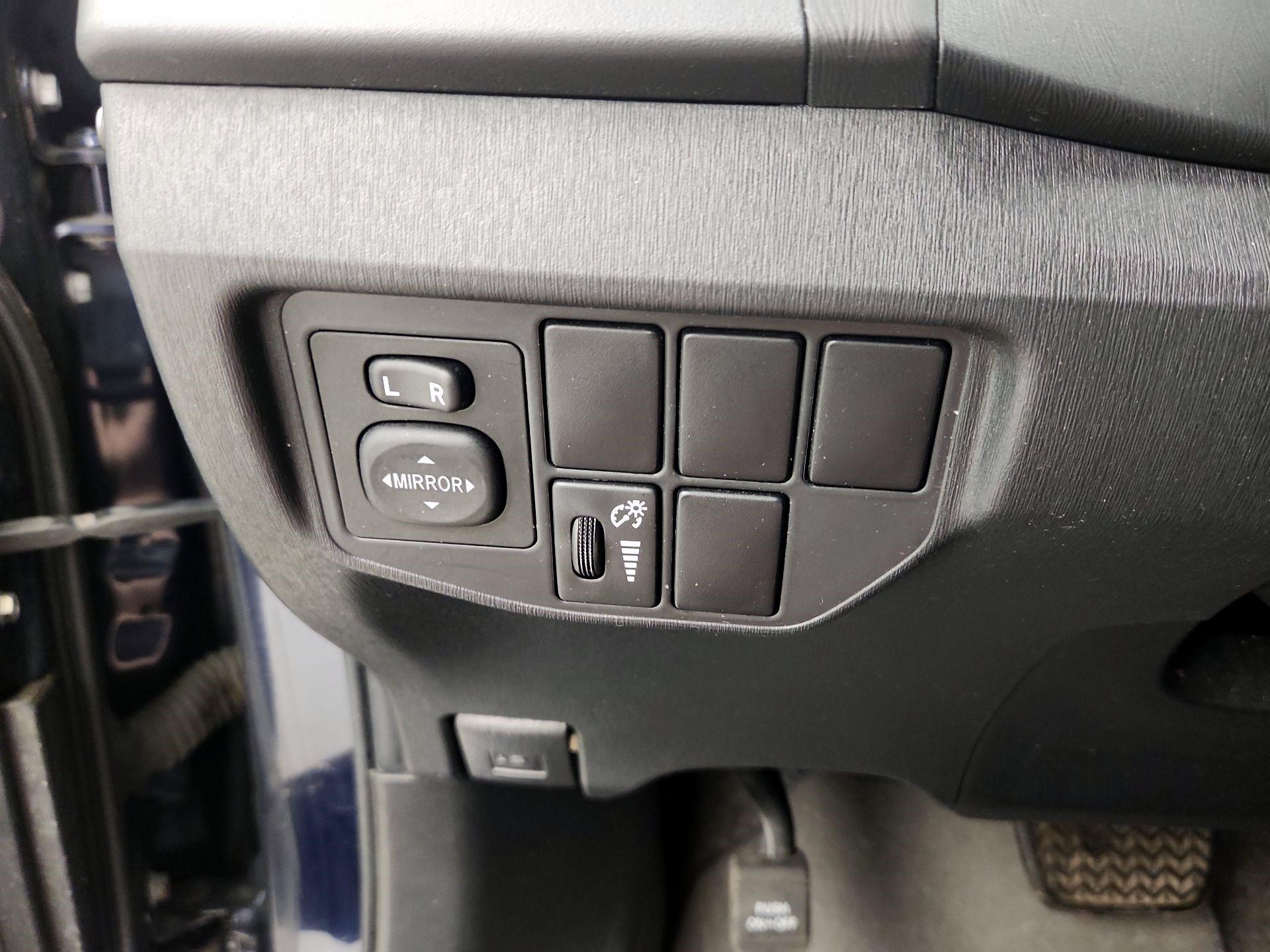 Thumbnail: 2014 Toyota Prius - 13