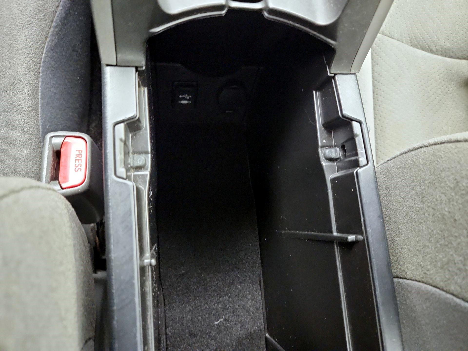 Thumbnail: 2014 Toyota Prius - 17